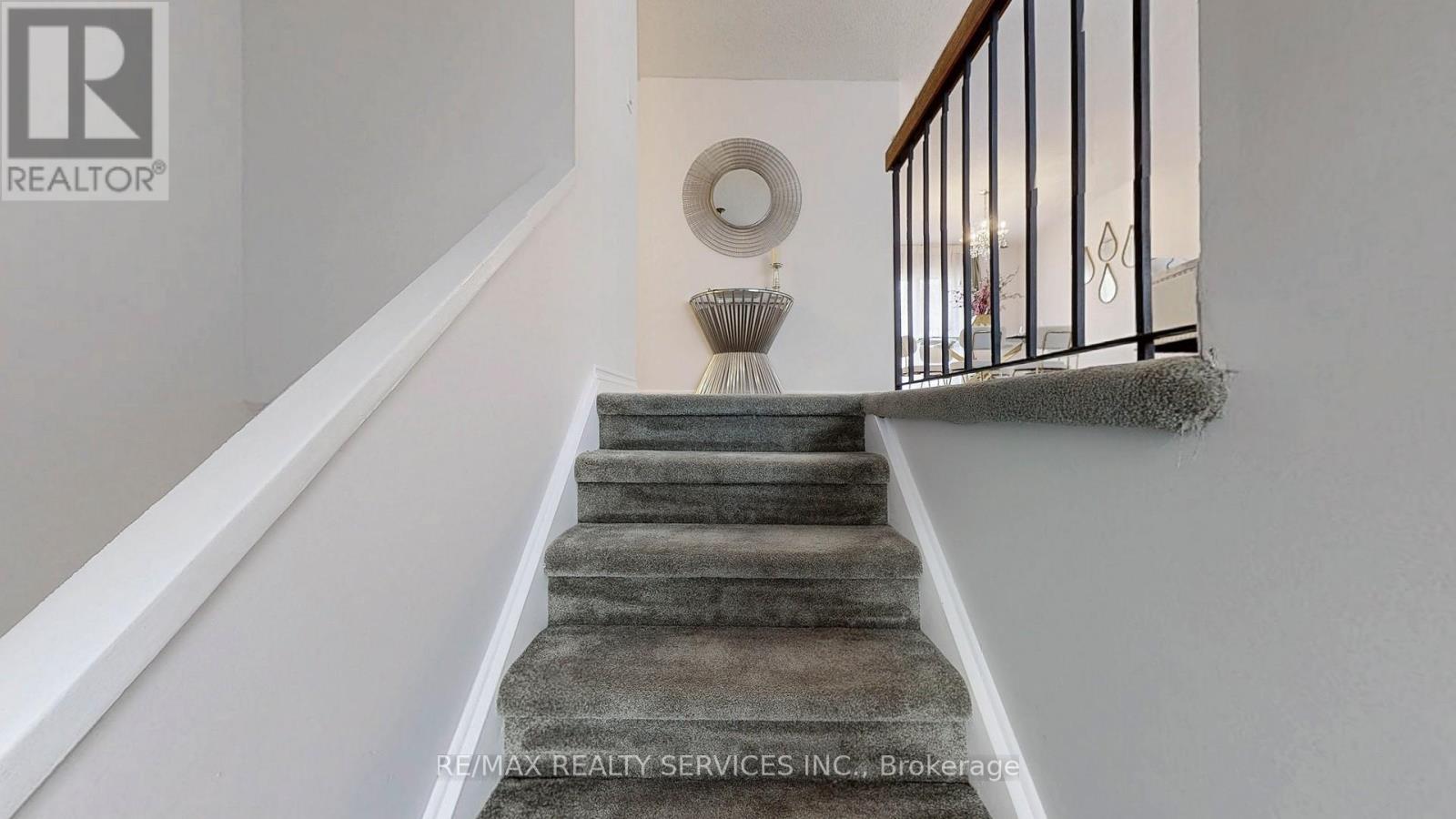 Photo 6 of 27 Glenforest Road, Brampton ON