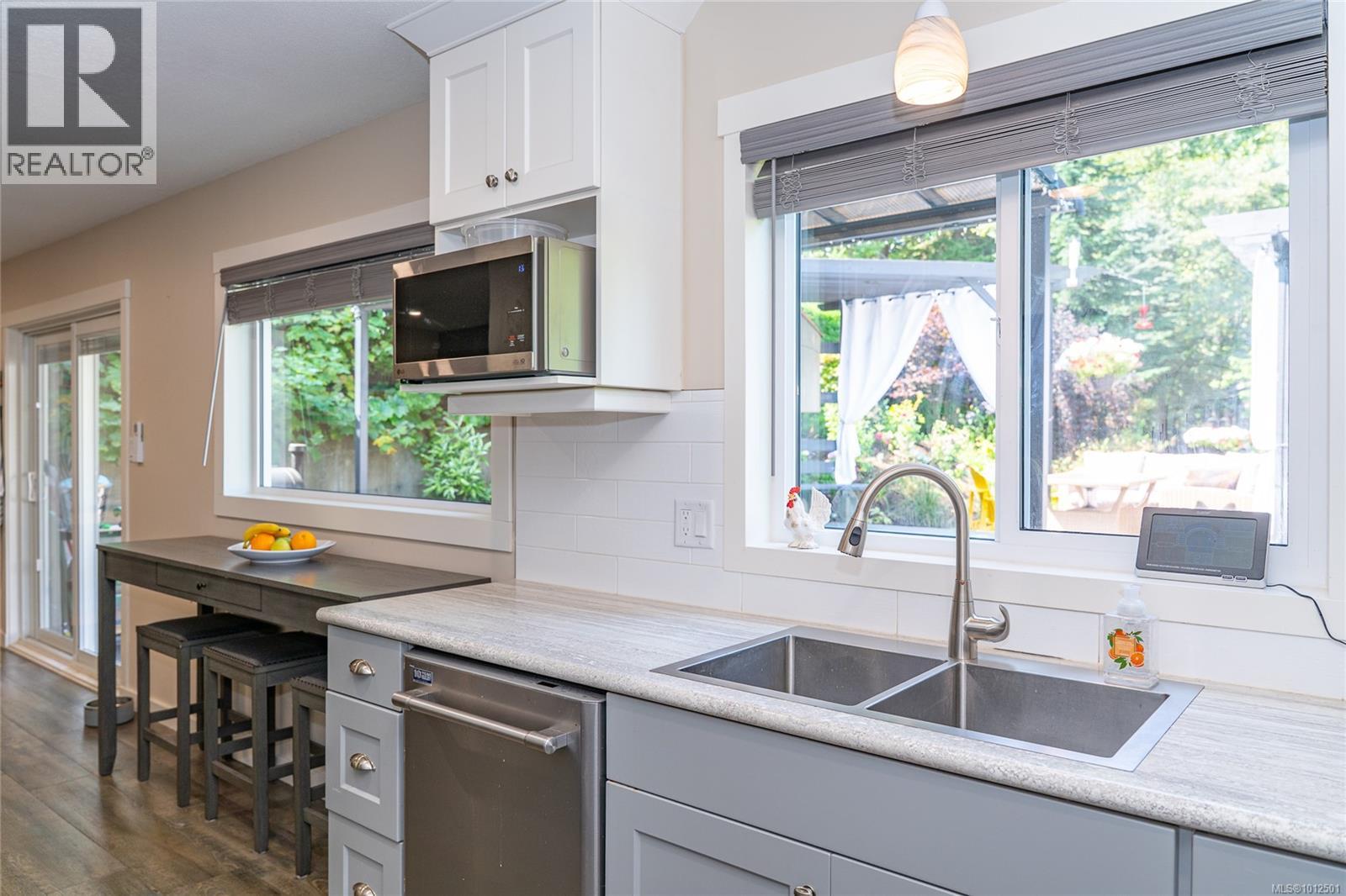 Photo 11 of 1680 Meadowbrook Dr, Campbell River BC
