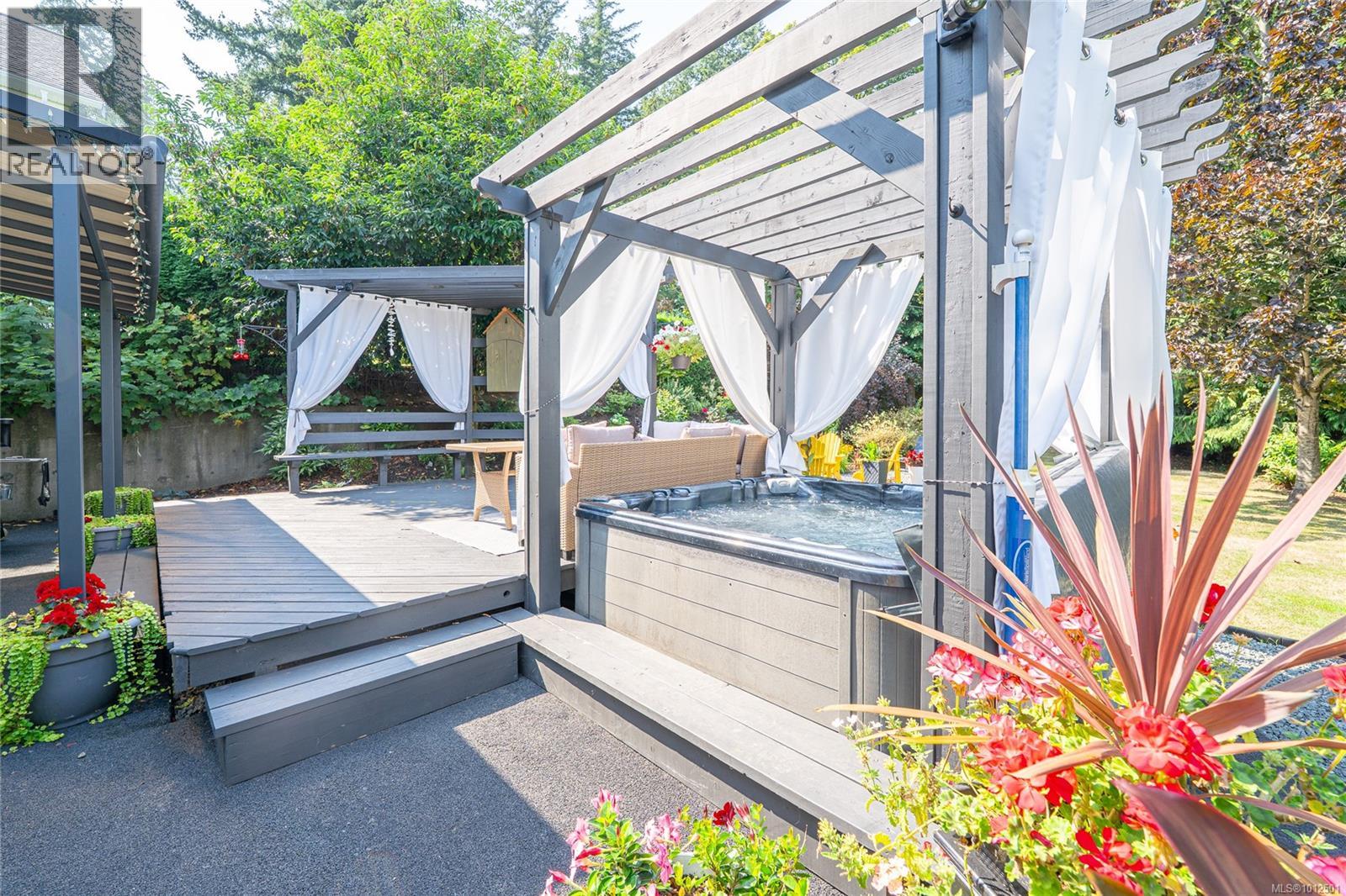 Photo 33 of 1680 Meadowbrook Dr, Campbell River BC
