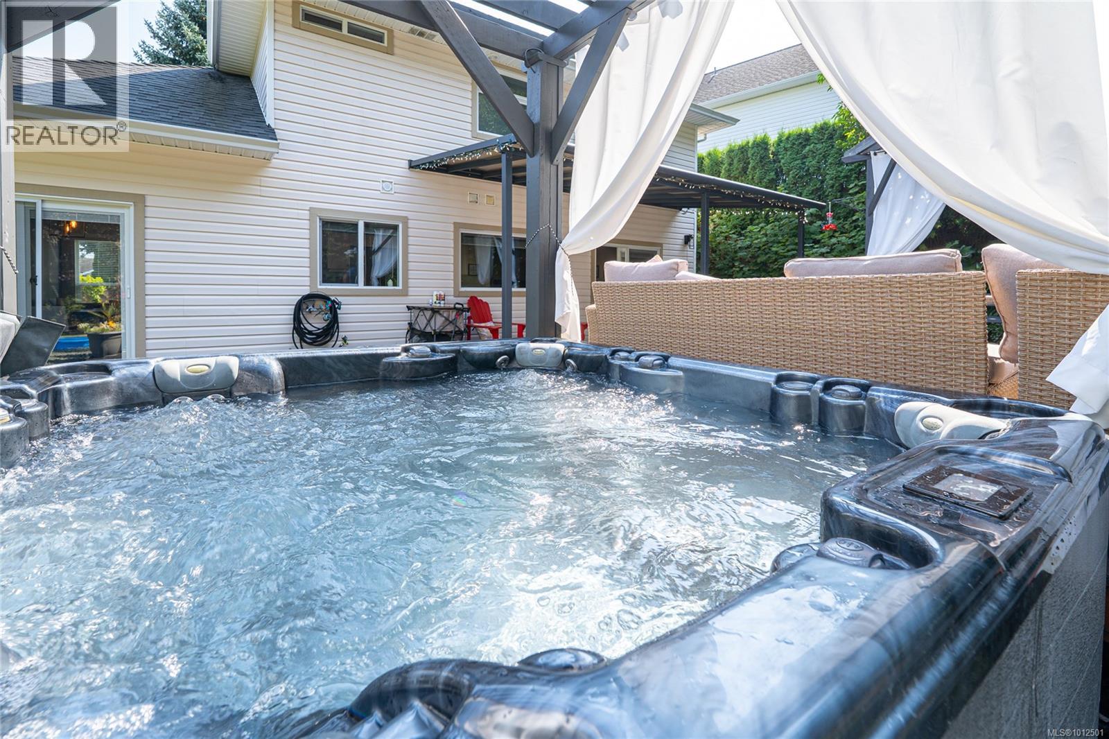 Photo 36 of 1680 Meadowbrook Dr, Campbell River BC