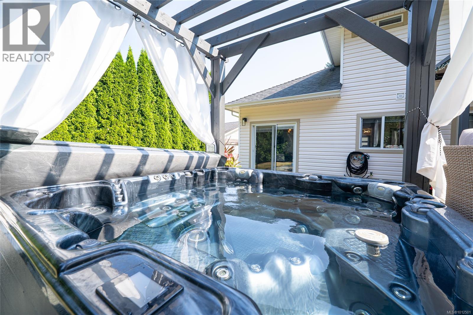 Photo 37 of 1680 Meadowbrook Dr, Campbell River BC