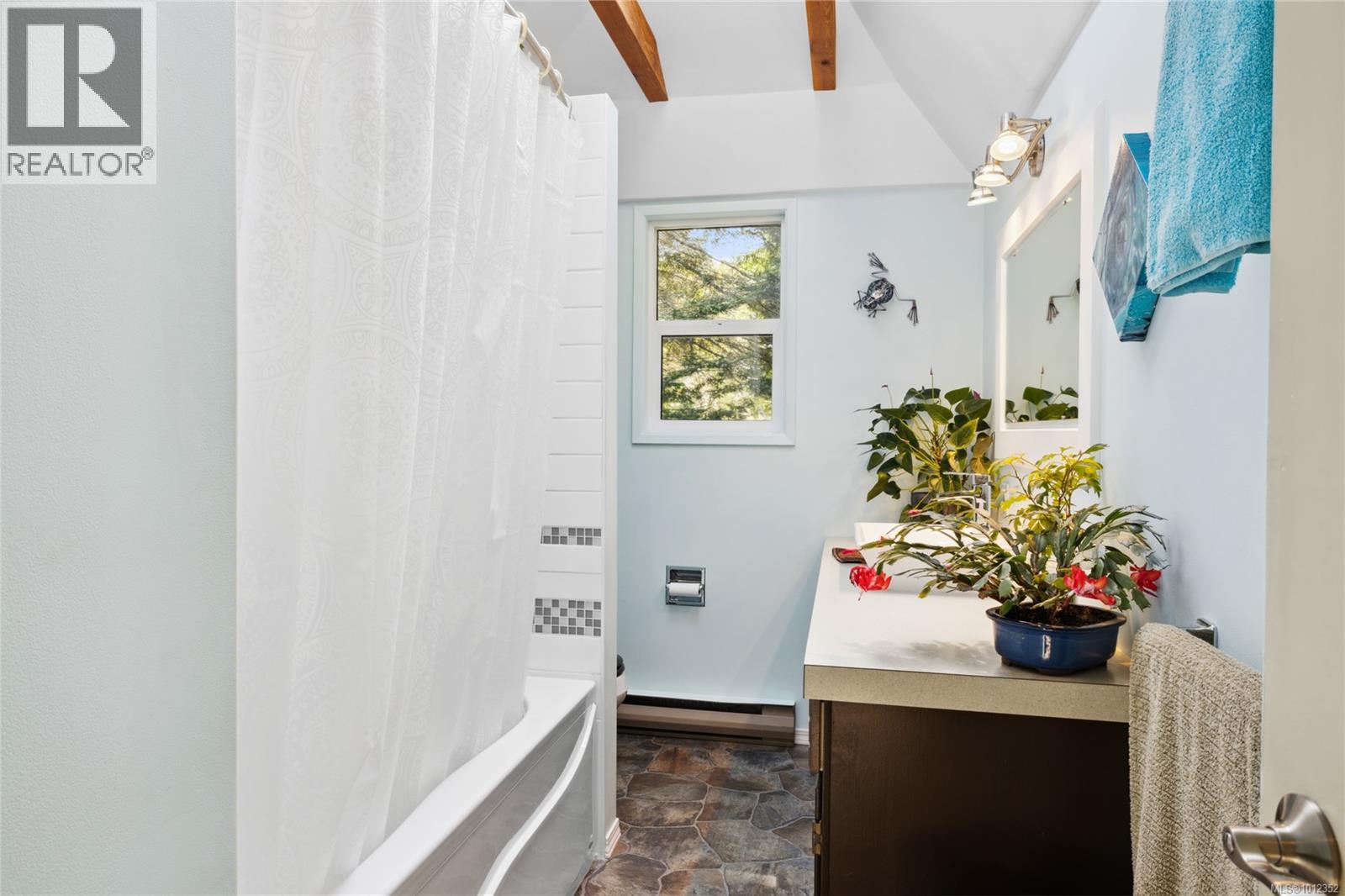 Photo 21 of 658 Martindale Rd, Parksville BC
