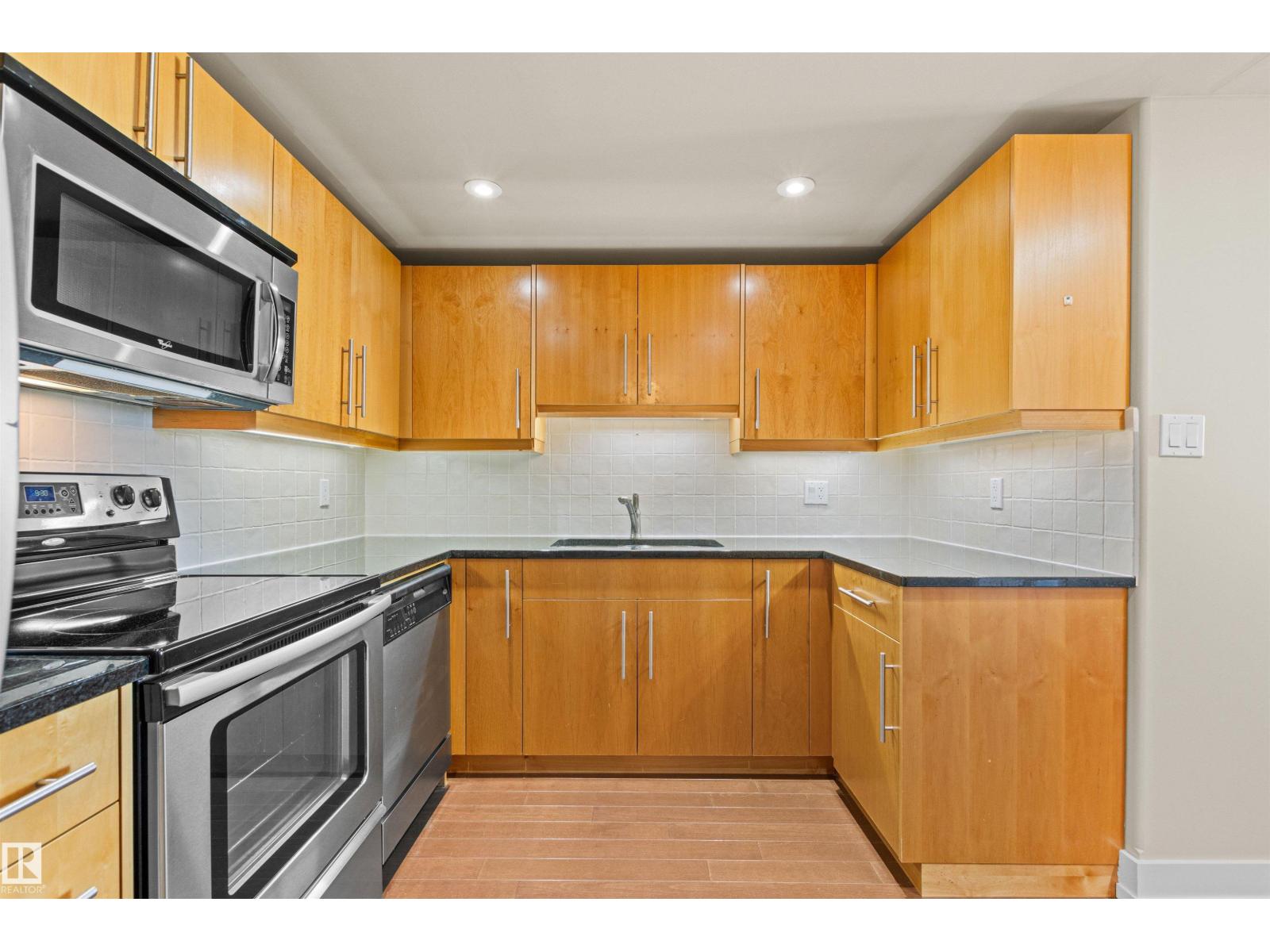 Photo 8 of 1003 6608 28 Av Nw, Edmonton AB