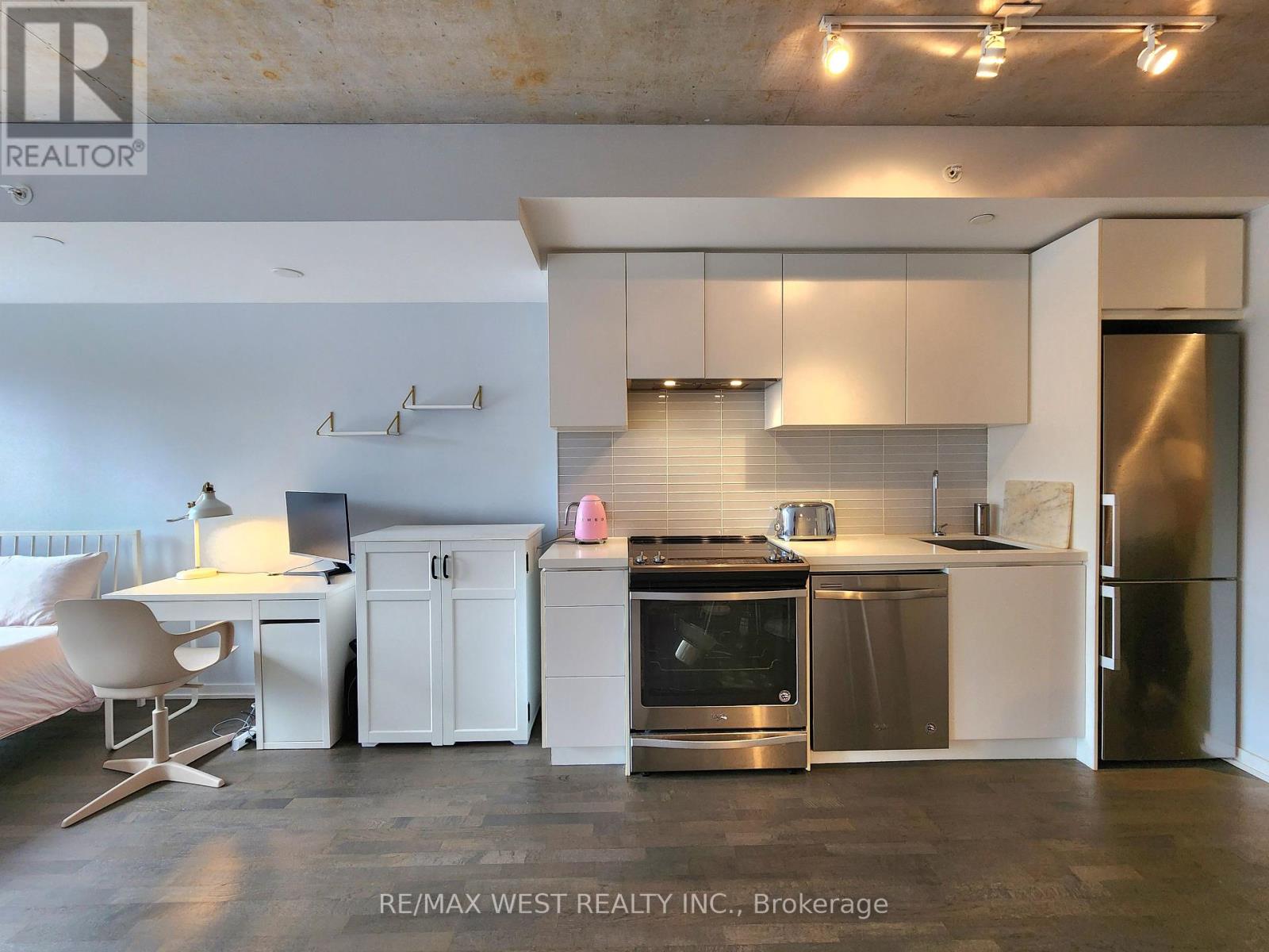 Photo 4 of 306 60 Colborne Street, Toronto ON