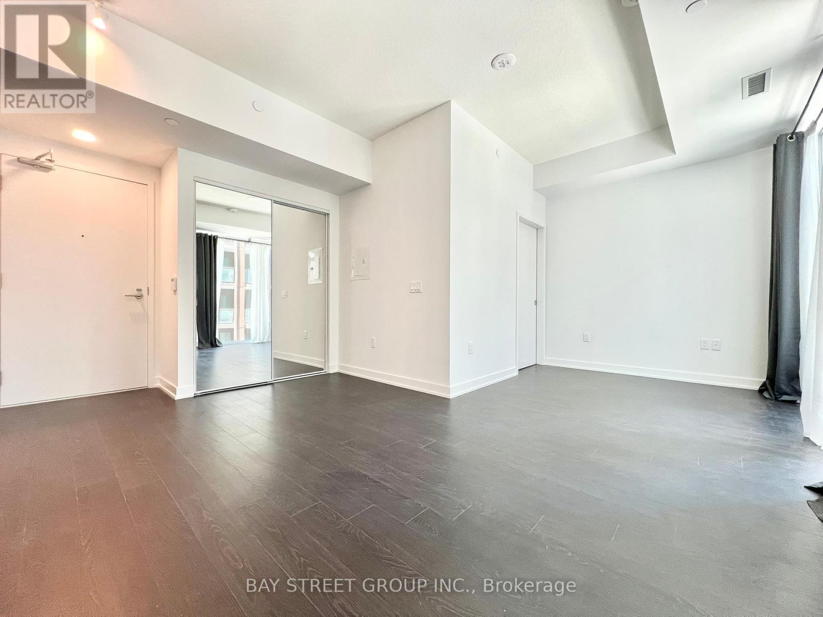 Photo 13 of 1618 121 St Patrick Street, Toronto ON