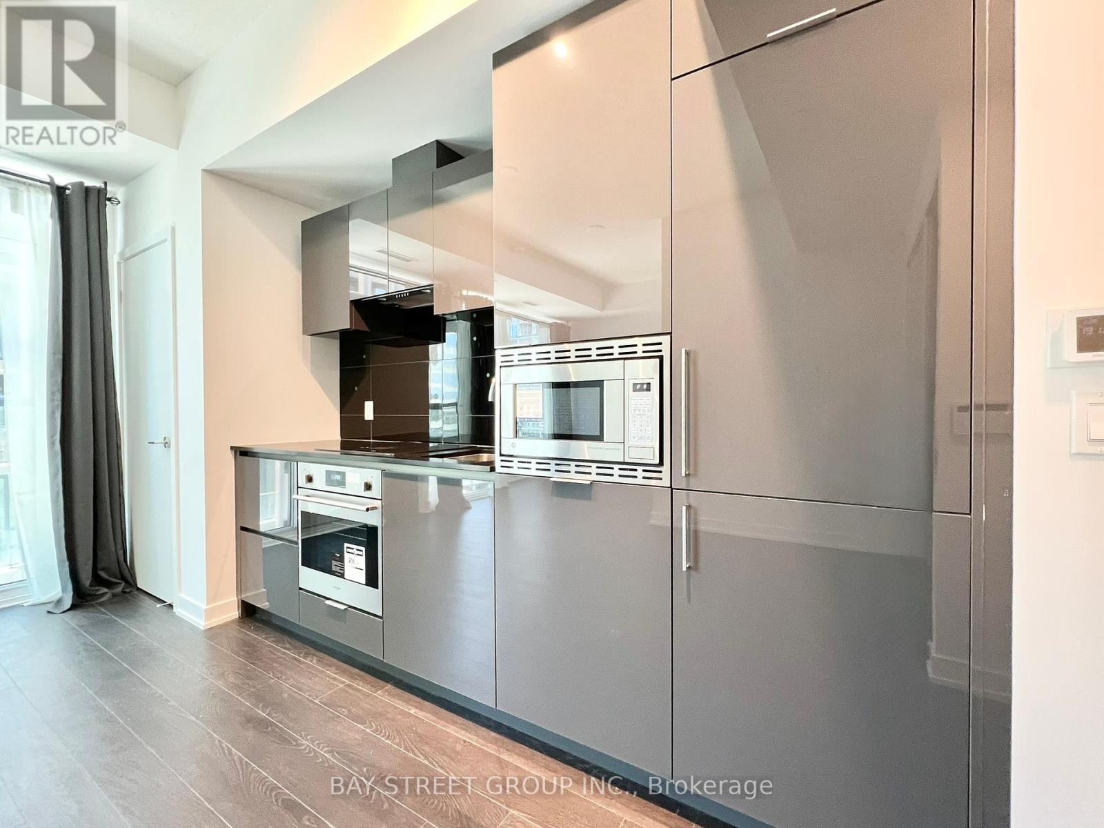 Photo 9 of 1618 121 St Patrick Street, Toronto ON