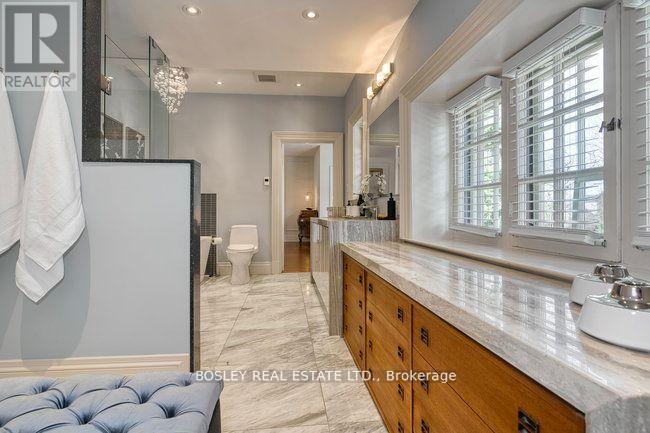 Photo 39 of 40 Castle Frank Crescent, Toronto ON