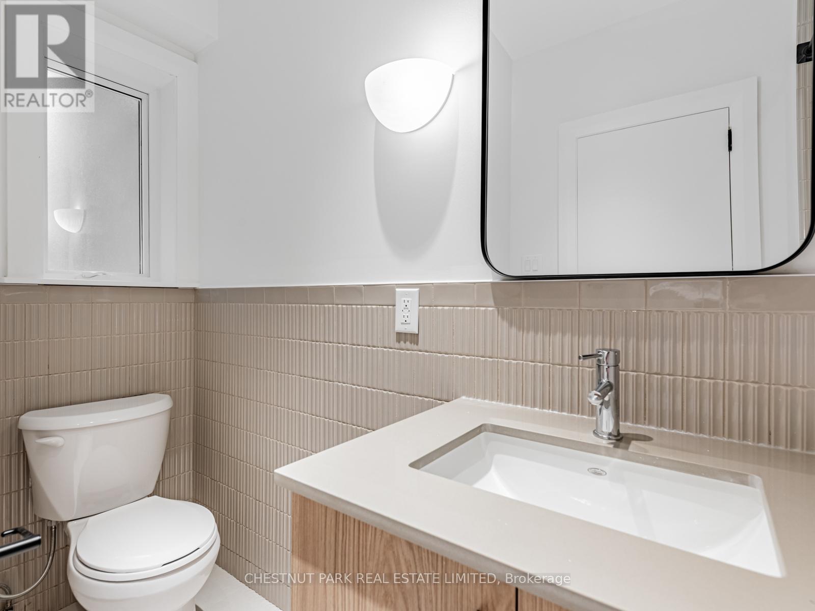 Photo 9 of 2 2528 Yonge Street, Toronto ON