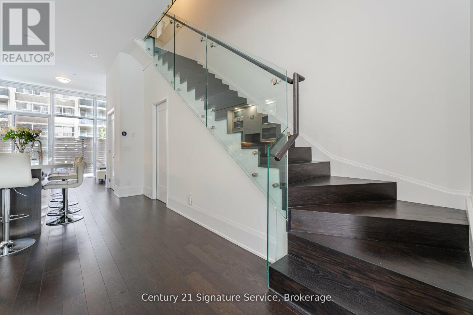 Photo 11 of Th 05 101 Erskine Avenue, Toronto ON