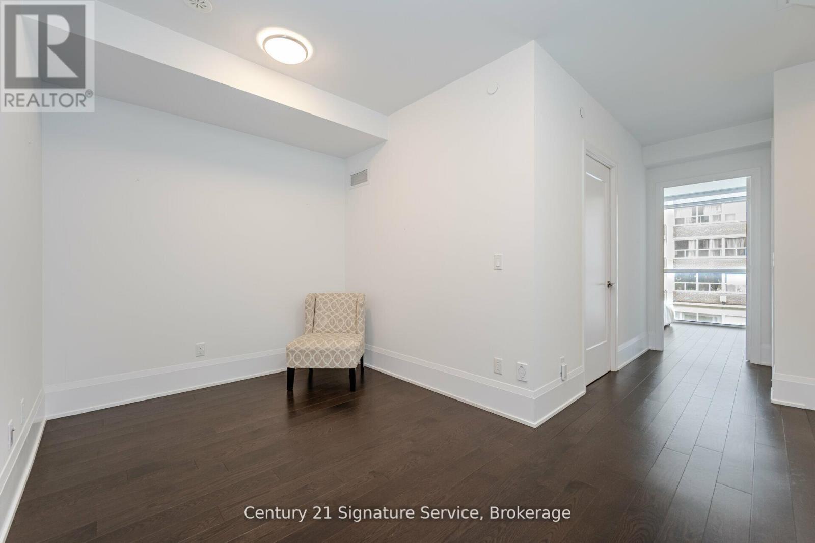 Photo 21 of Th 05 101 Erskine Avenue, Toronto ON