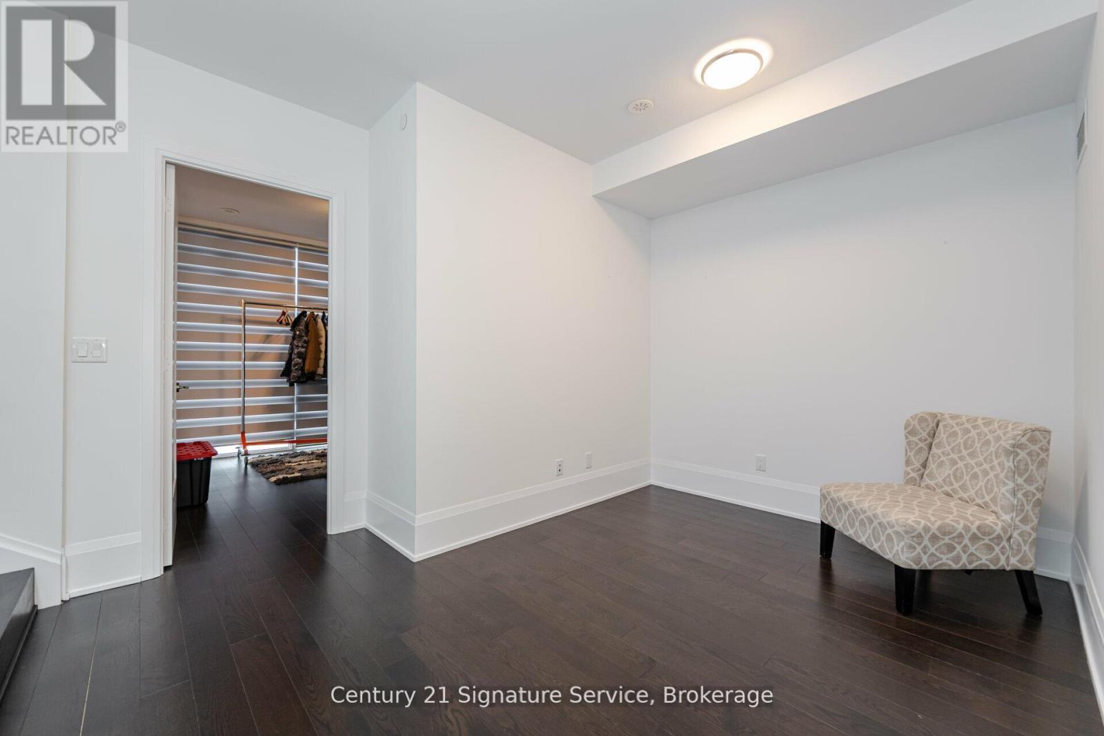 Photo 22 of Th 05 101 Erskine Avenue, Toronto ON