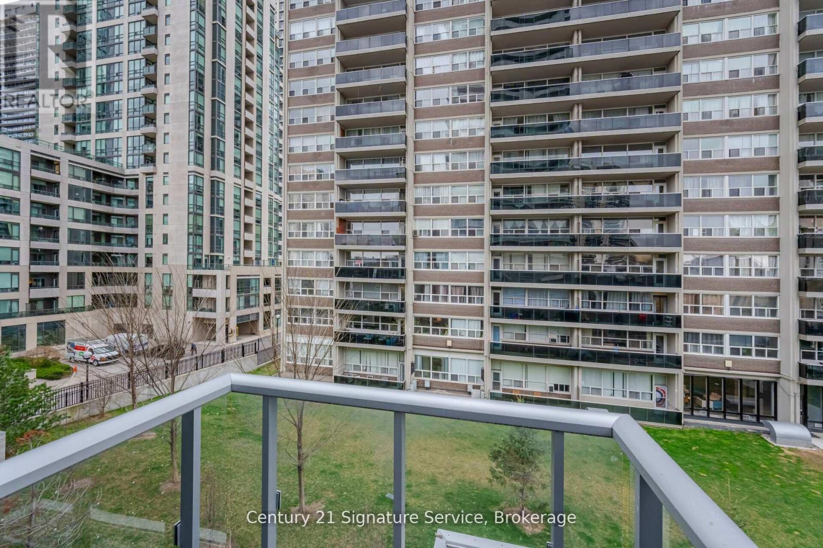 Photo 24 of Th 05 101 Erskine Avenue, Toronto ON