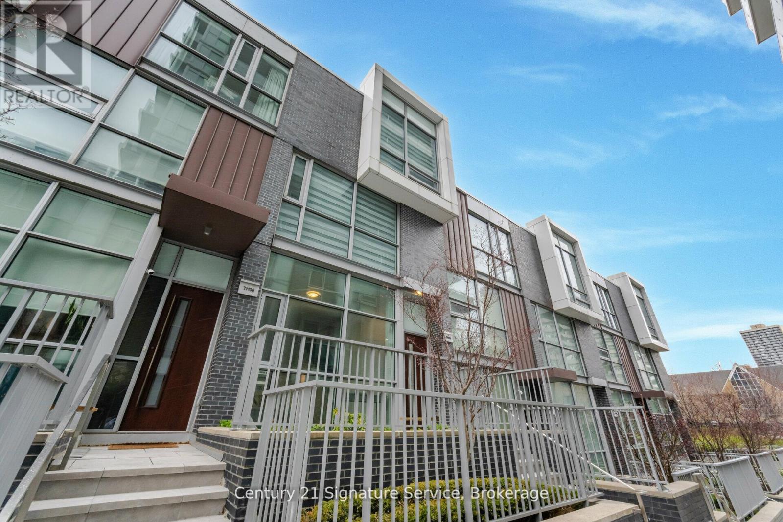 Photo 36 of Th 05 101 Erskine Avenue, Toronto ON