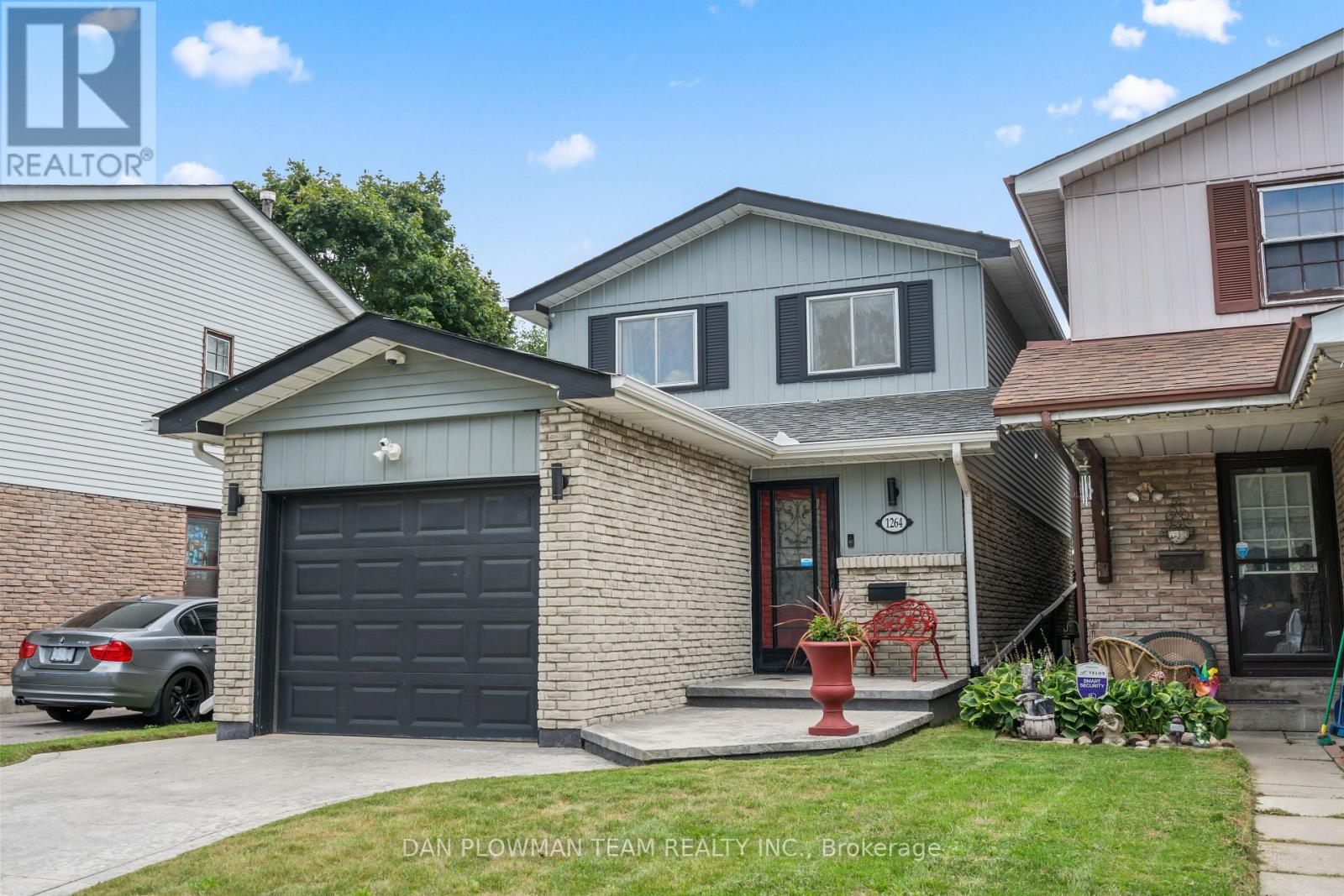 Photo 3 of 1264 Venus Crescent, Oshawa ON