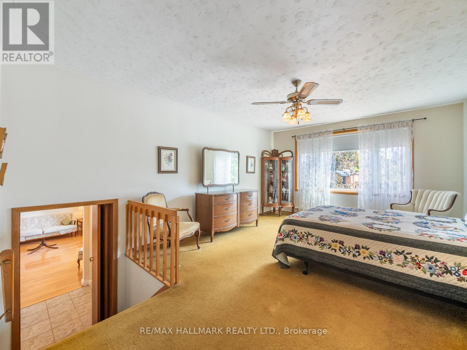 Photo 19 of 60 Greylawn Crescent, Toronto ON