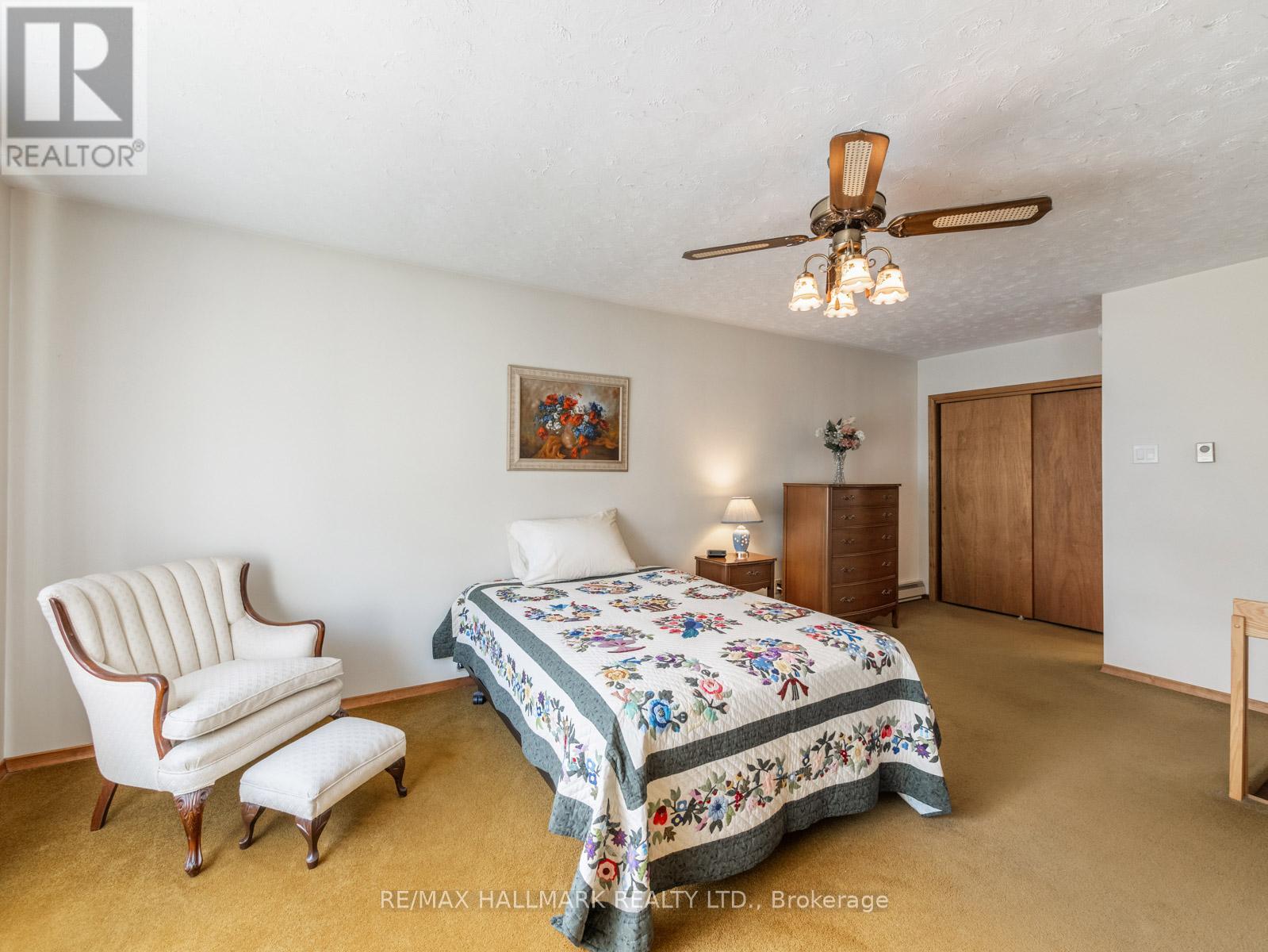 Photo 21 of 60 Greylawn Crescent, Toronto ON