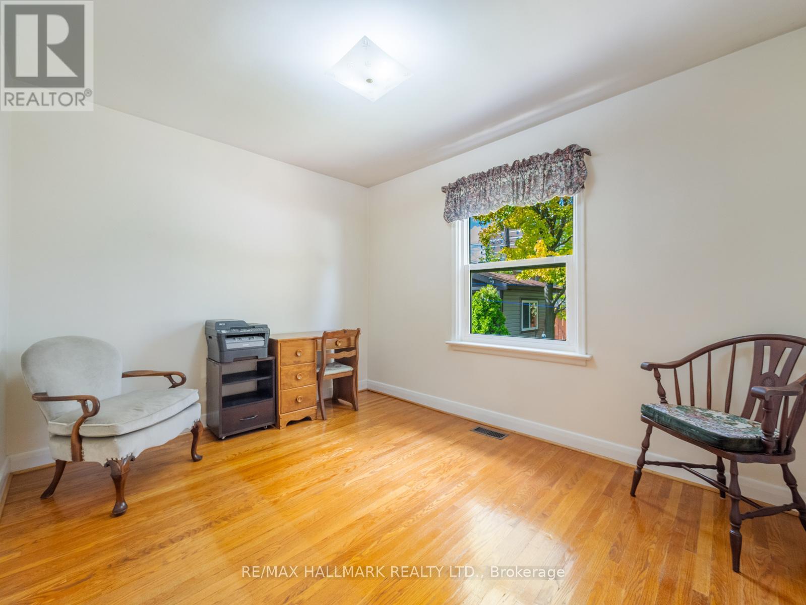 Photo 25 of 60 Greylawn Crescent, Toronto ON