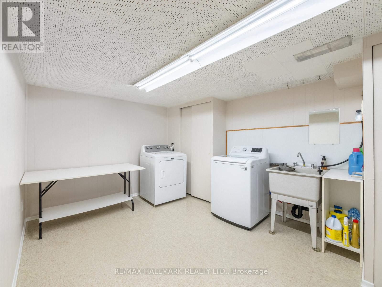 Photo 29 of 60 Greylawn Crescent, Toronto ON