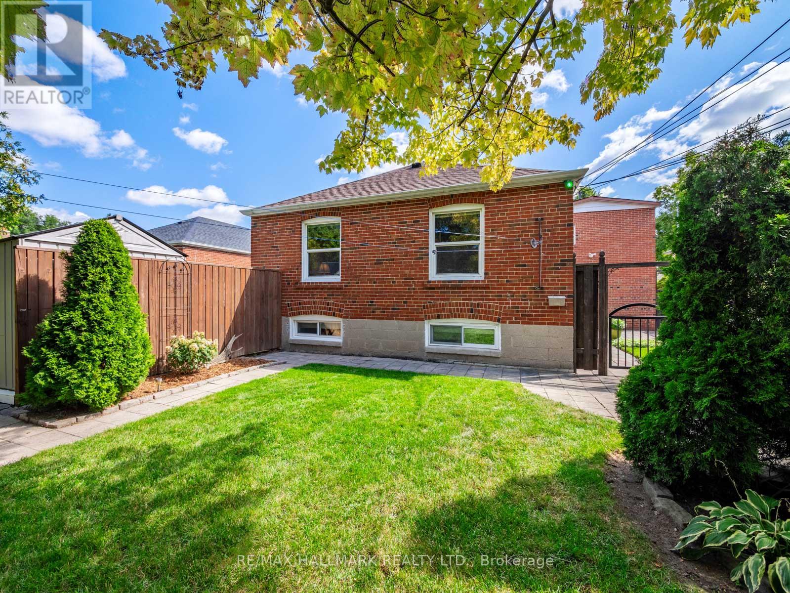 Photo 39 of 60 Greylawn Crescent, Toronto ON