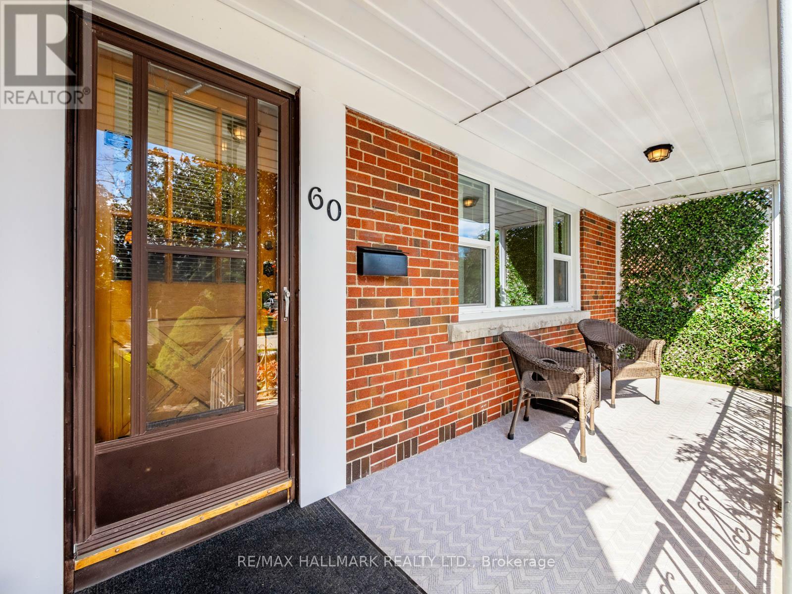 Photo 4 of 60 Greylawn Crescent, Toronto ON