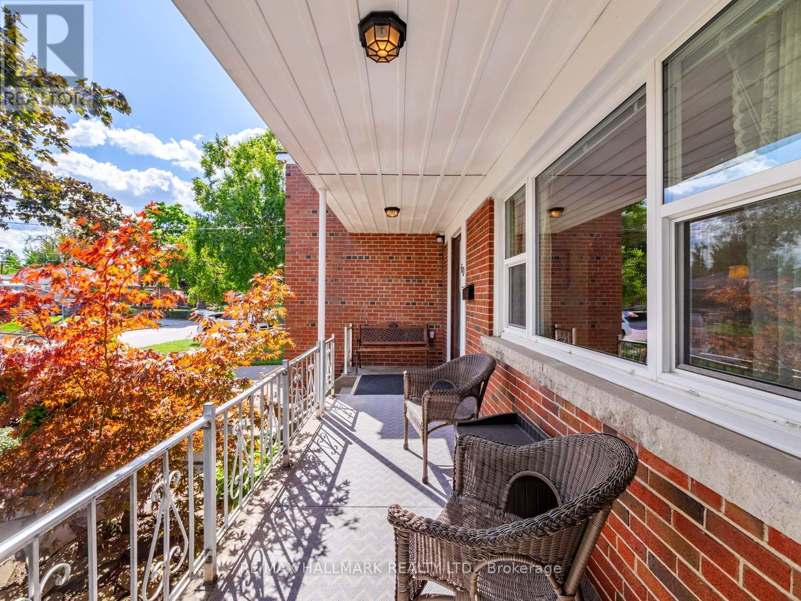 Photo 5 of 60 Greylawn Crescent, Toronto ON