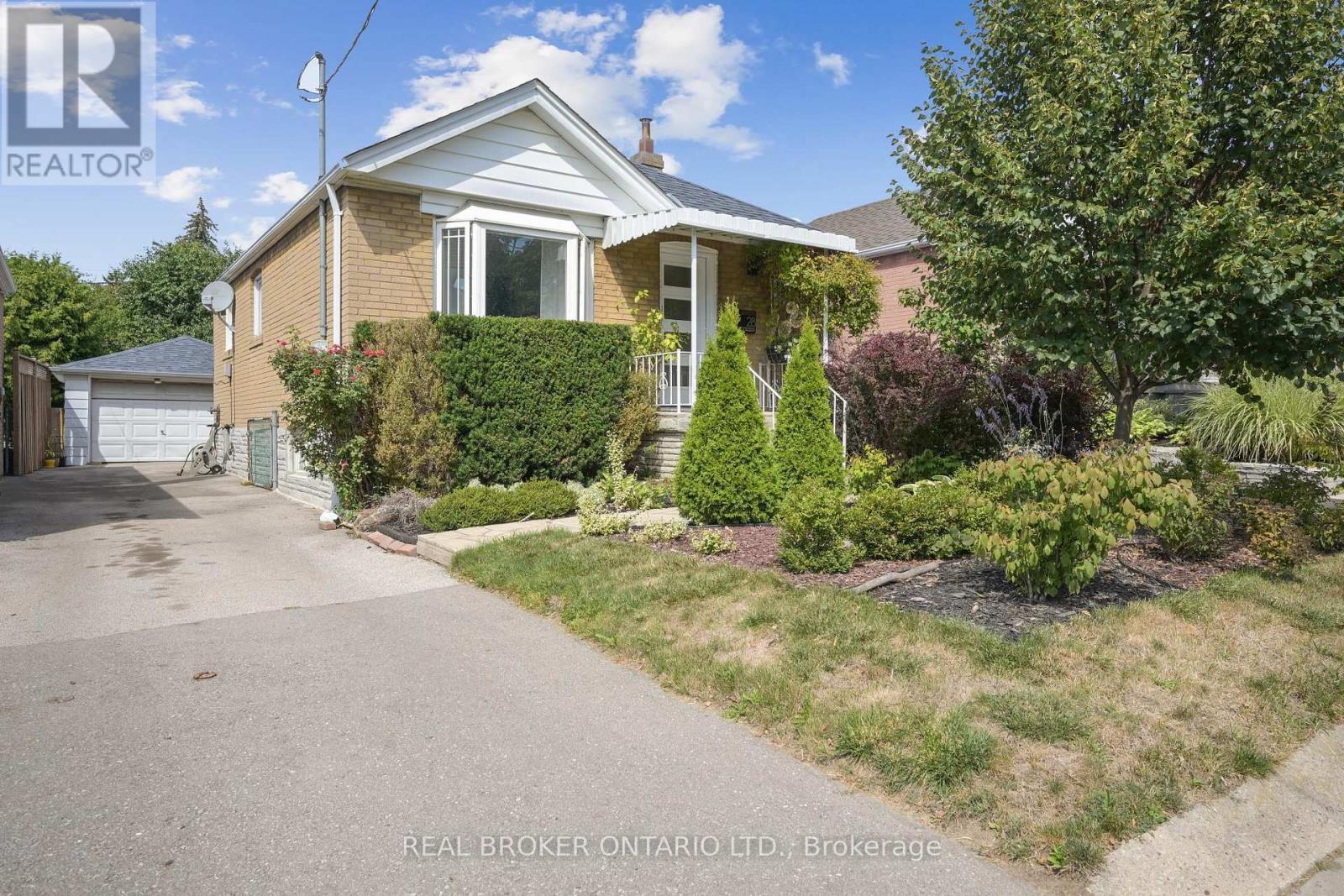 Photo 1 of 28 Galbraith Avenue, Toronto ON