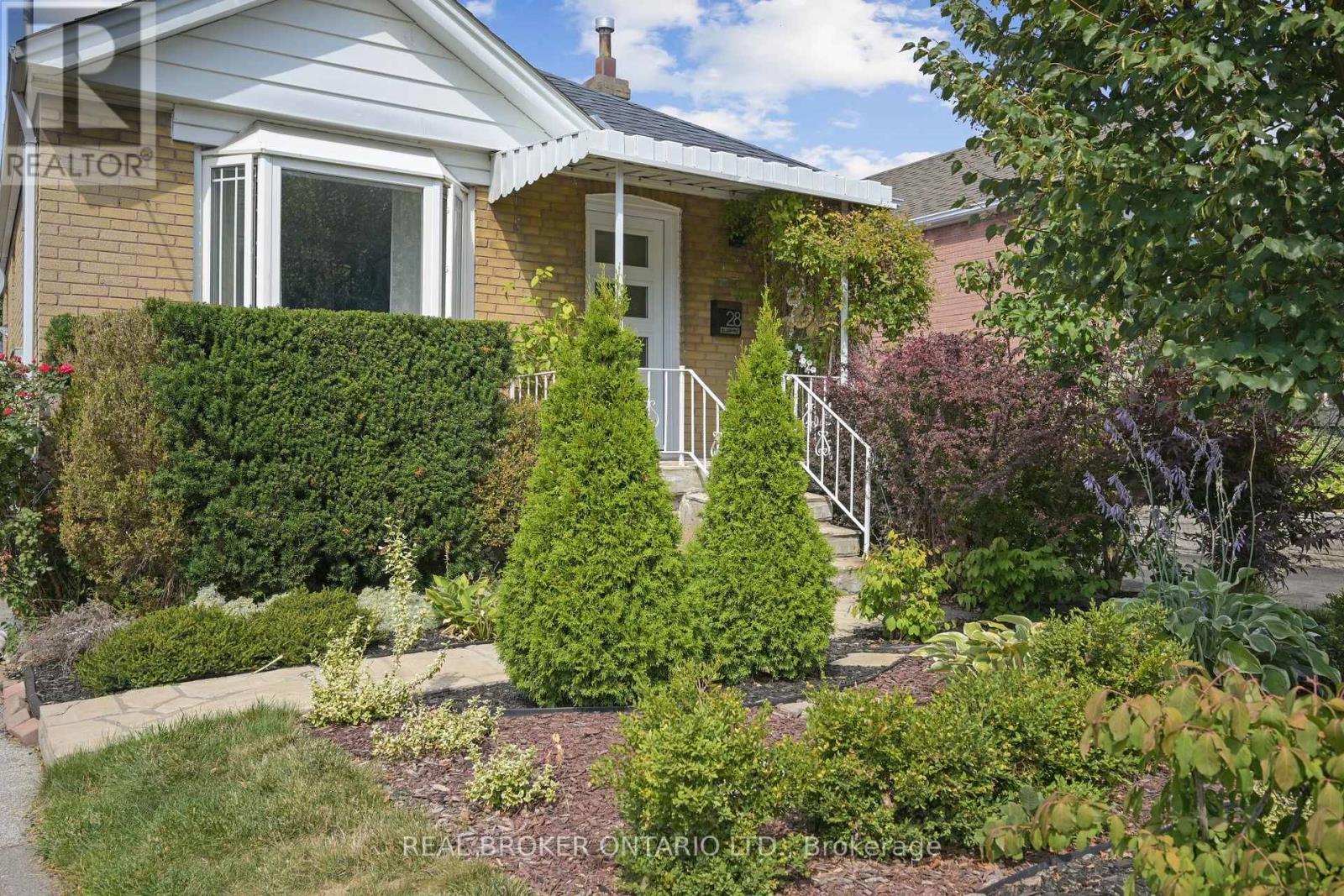 Photo 2 of 28 Galbraith Avenue, Toronto ON