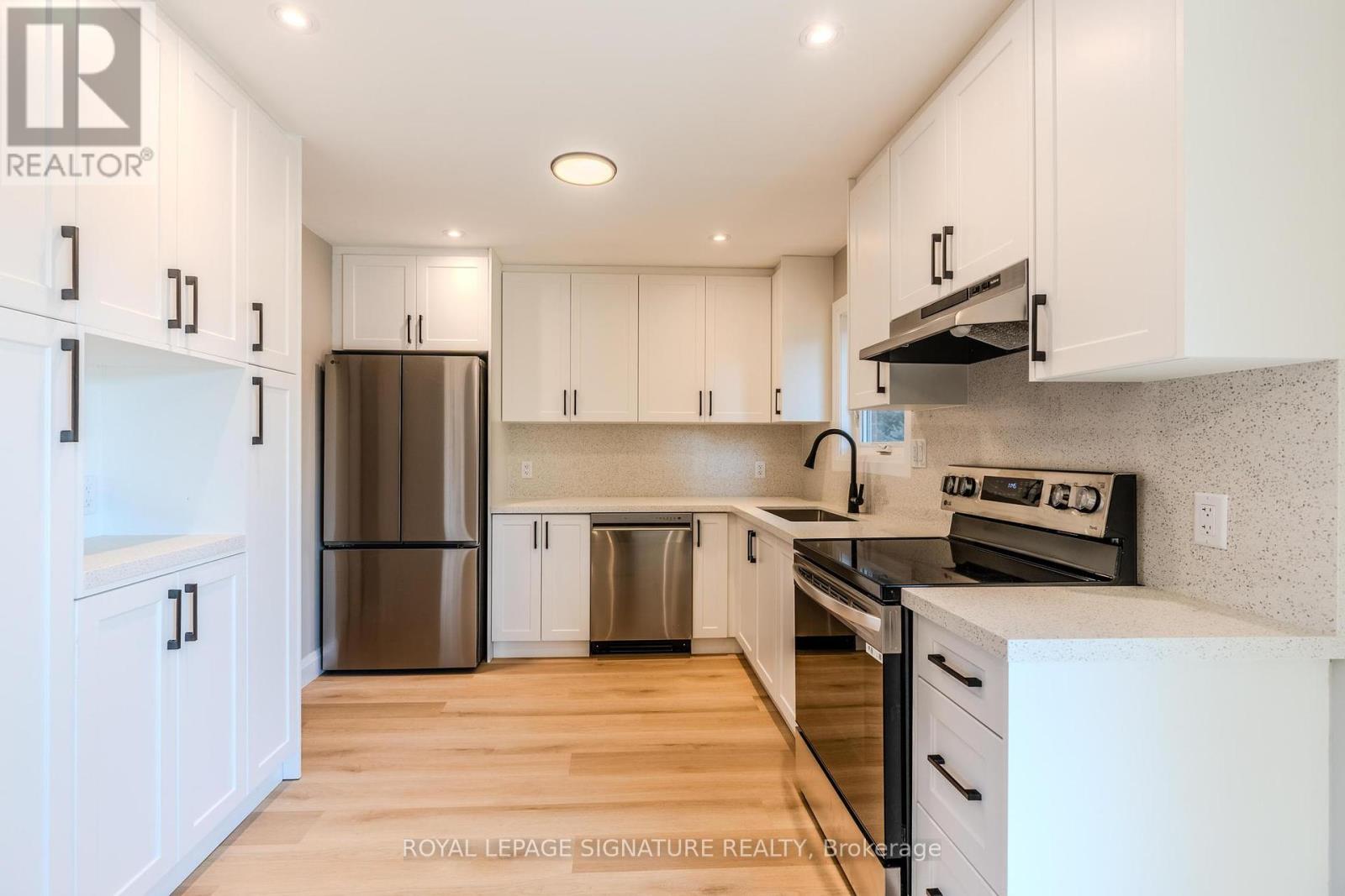 Photo 10 of Main 1337 Cedar Street, Oshawa ON