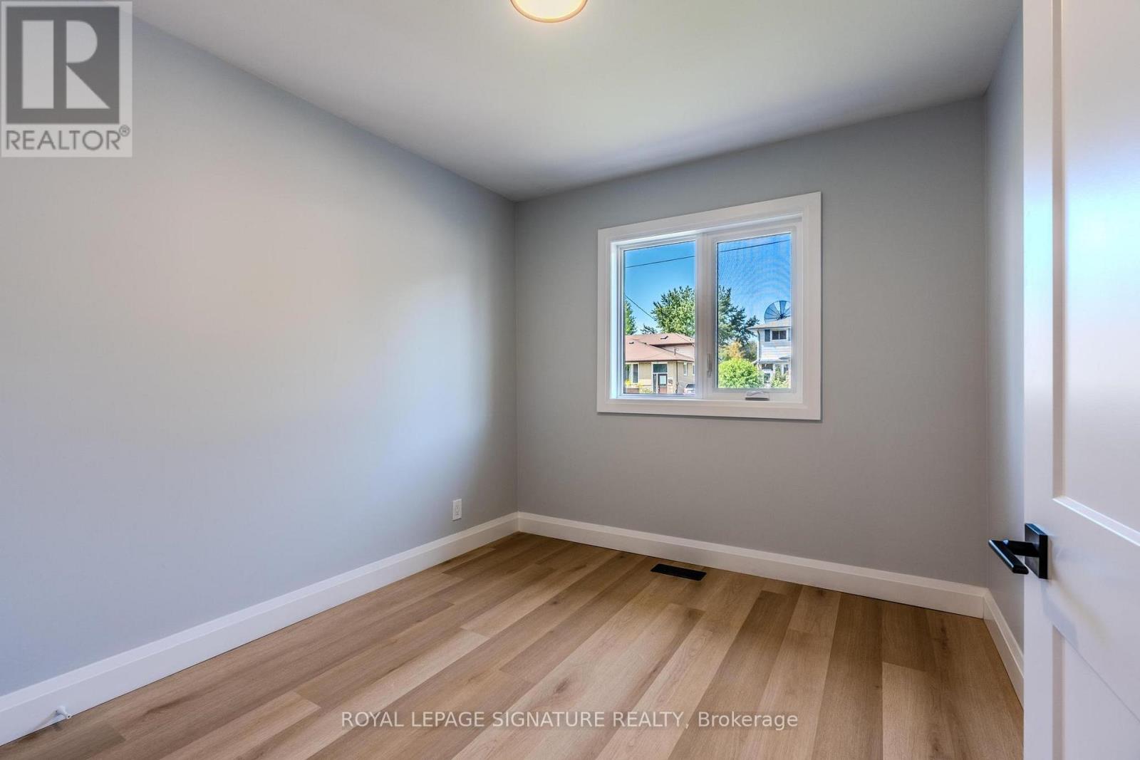 Photo 16 of Main 1337 Cedar Street, Oshawa ON