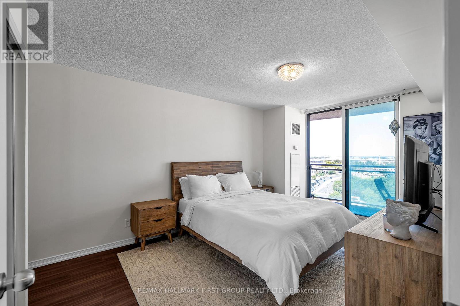 Photo 14 of 15 A 6 Rosebank Drive, Toronto ON