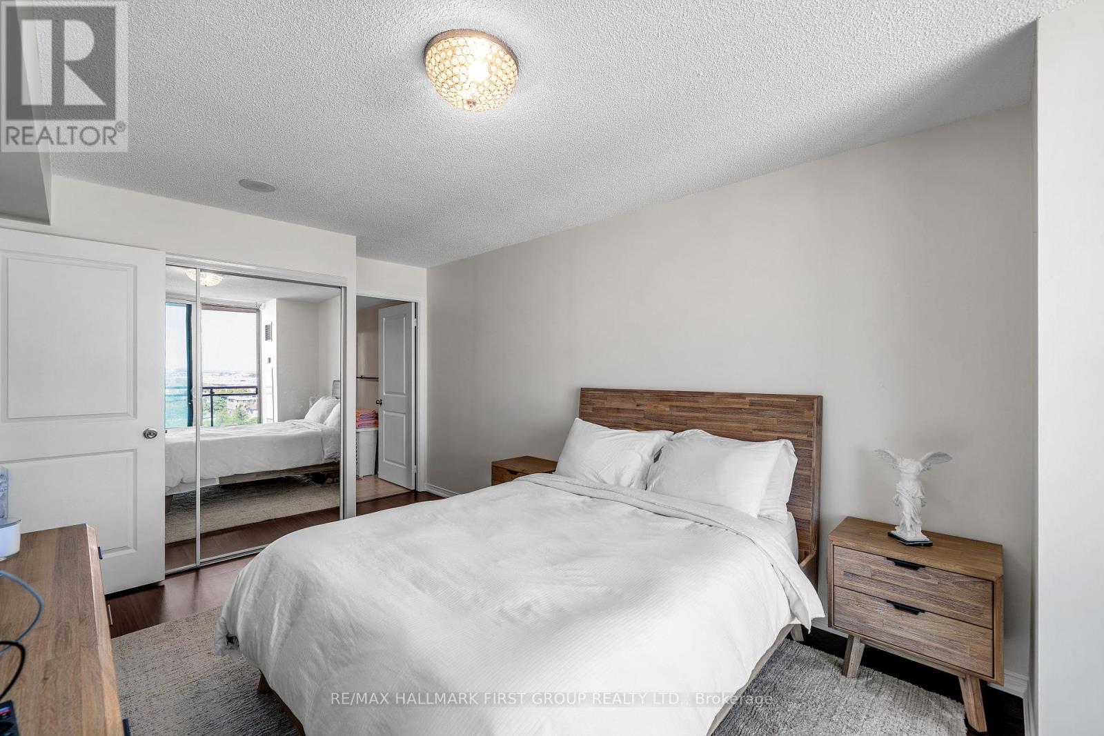 Photo 18 of 15 A 6 Rosebank Drive, Toronto ON
