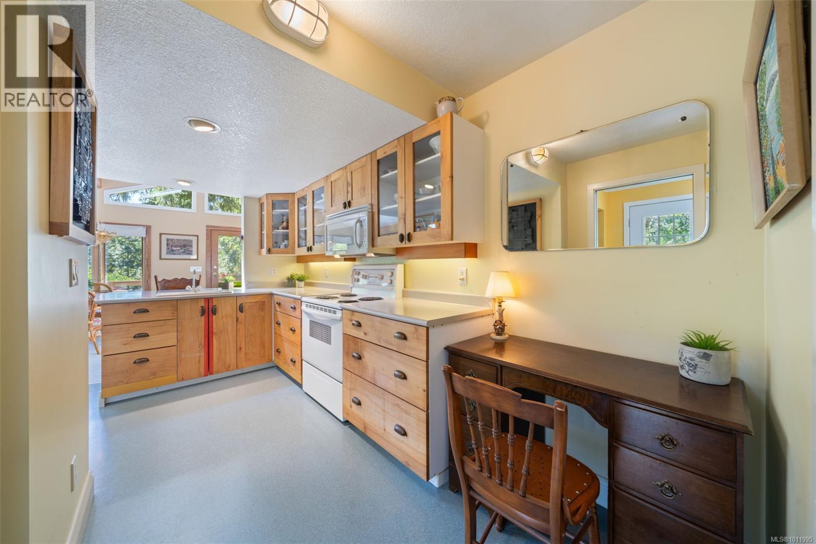  5932 West Saanich Road, Saanich