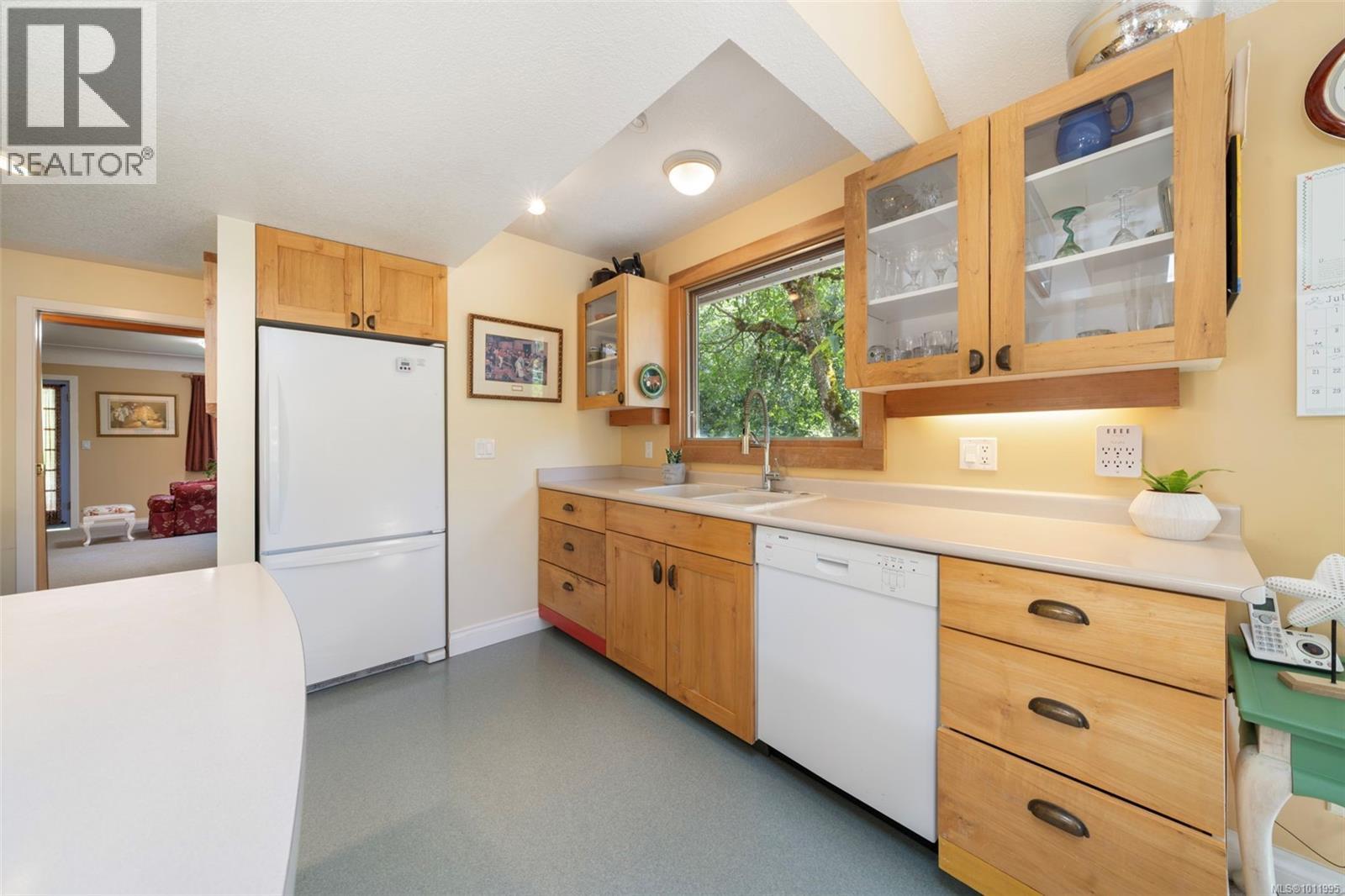  5932 West Saanich Road, Saanich