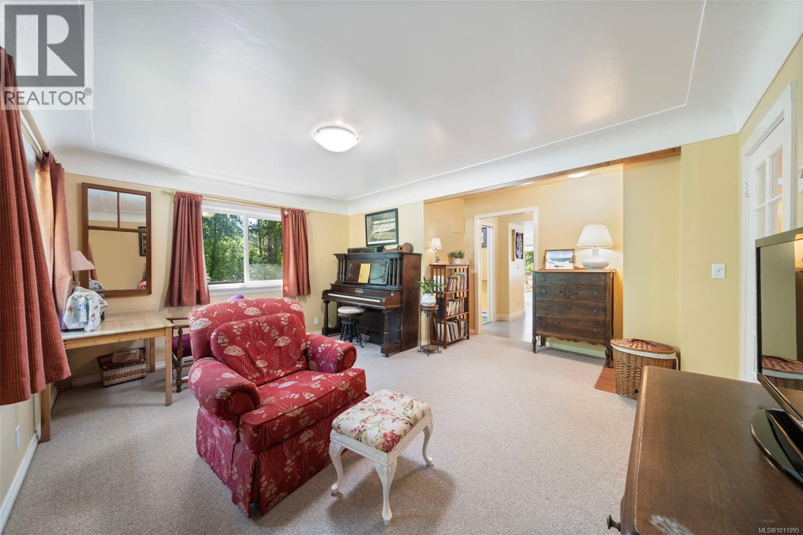  5932 West Saanich Road, Saanich