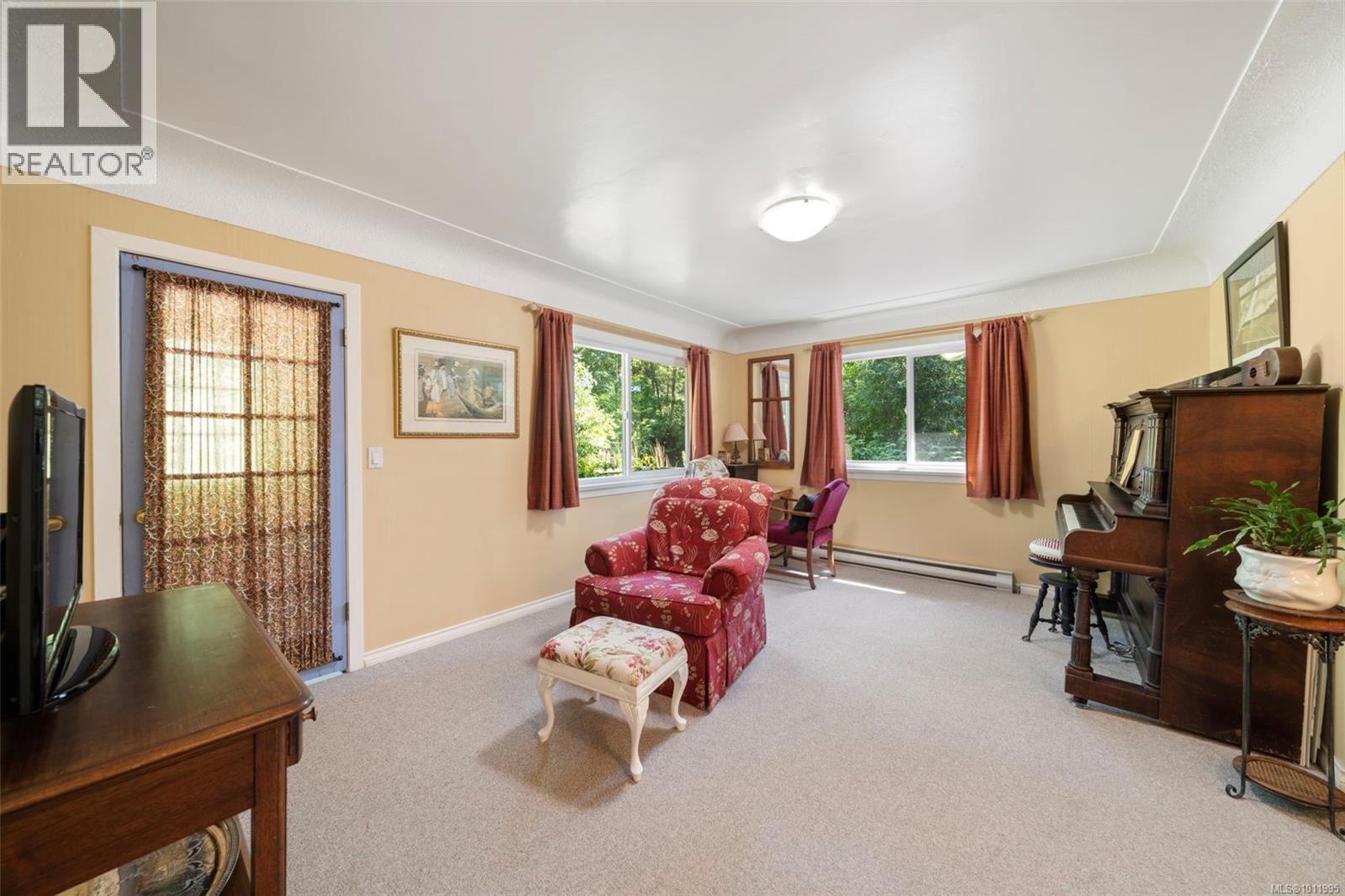  5932 West Saanich Road, Saanich