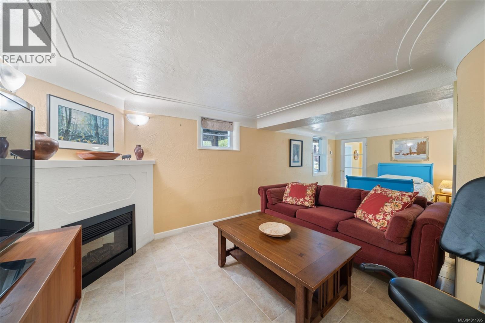  5932 West Saanich Road, Saanich