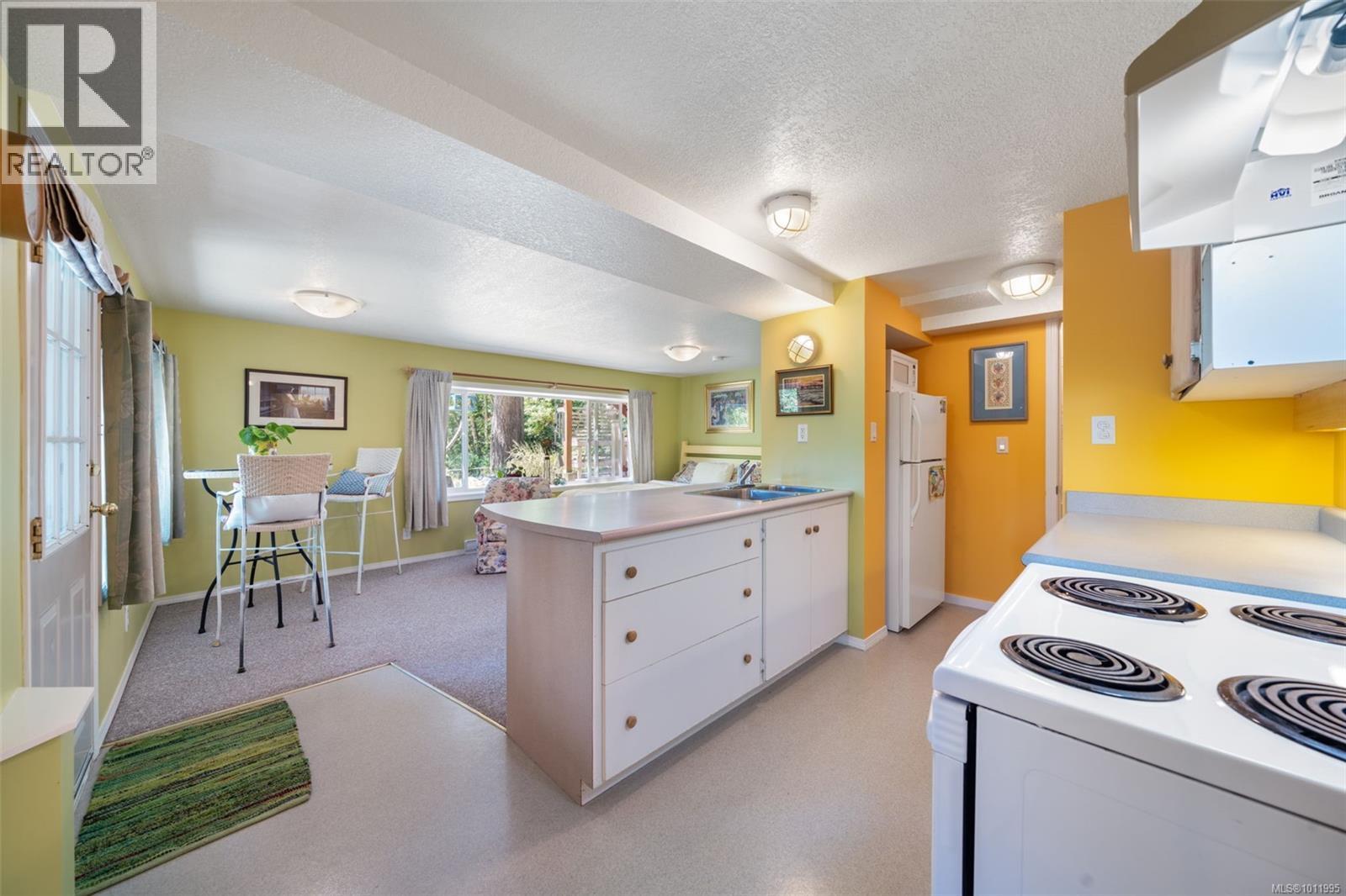  5932 West Saanich Road, Saanich