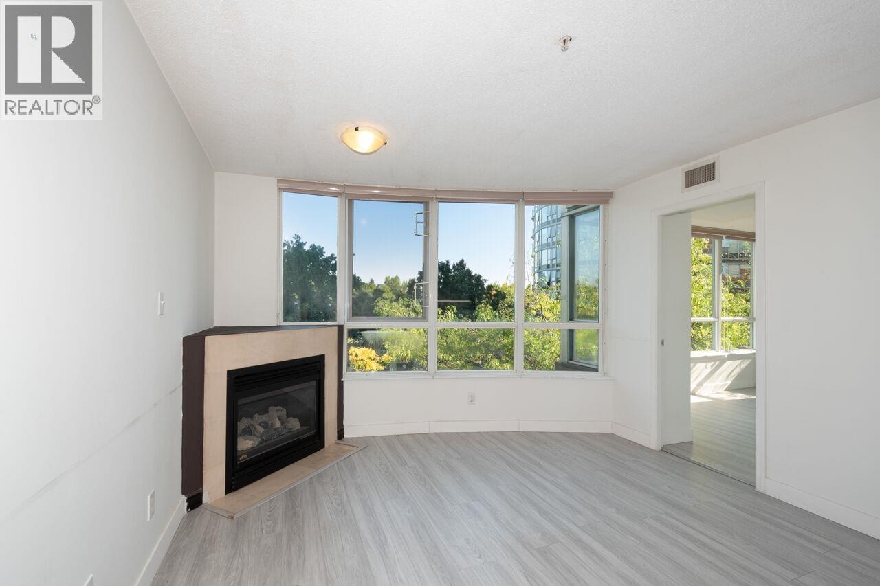 Photo 5 of 209 63 Keefer Place, Vancouver BC