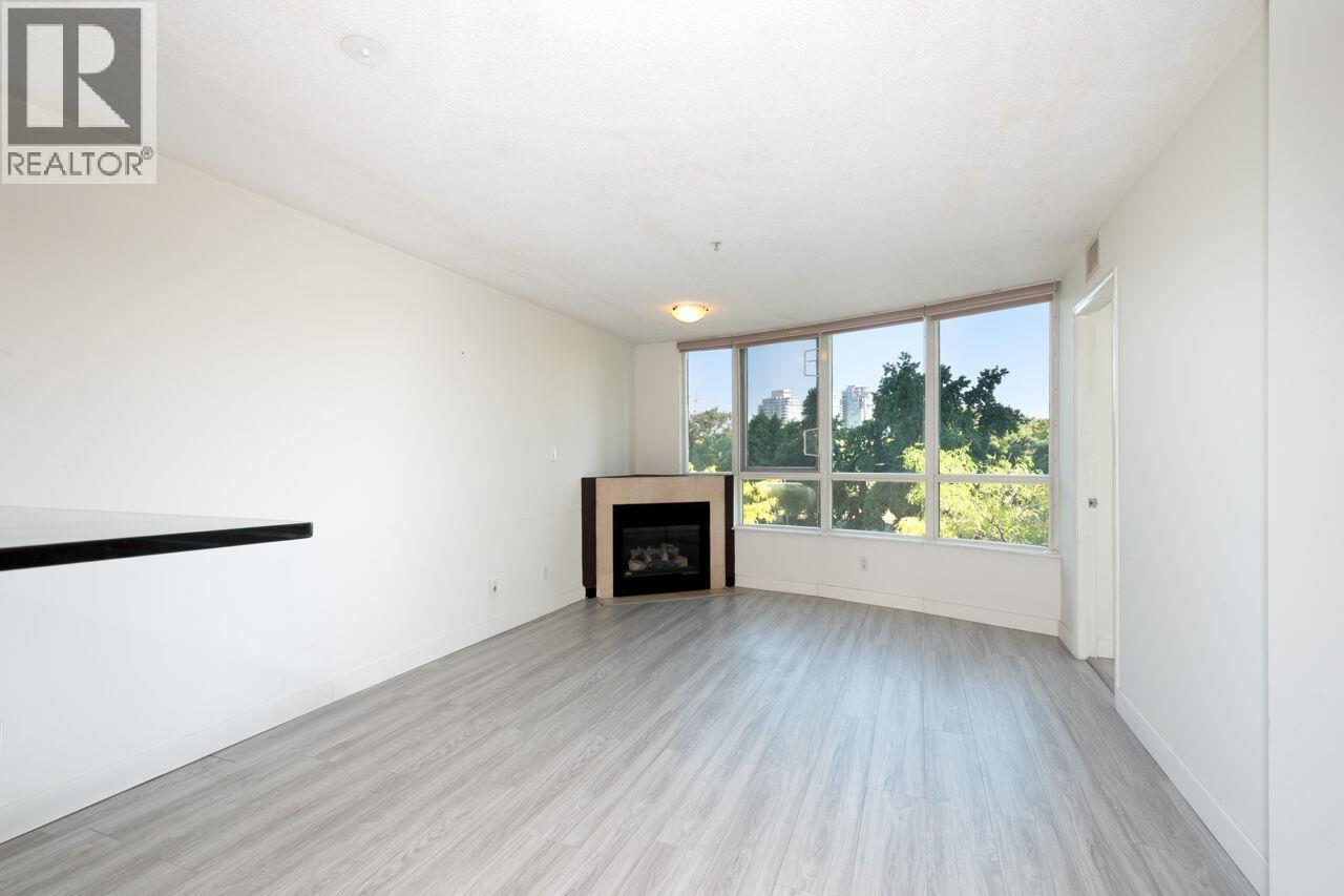 Photo 4 of 209 63 Keefer Place, Vancouver BC