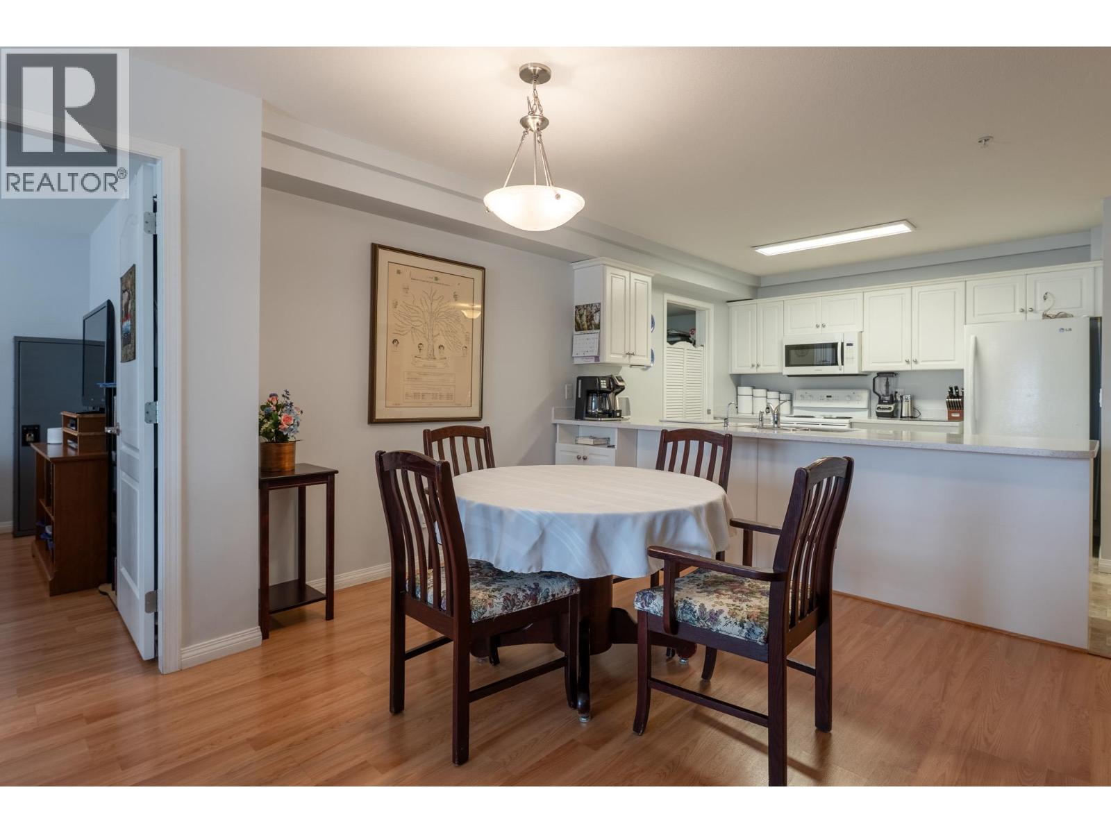 203 710 Rutland Road North, Kelowna