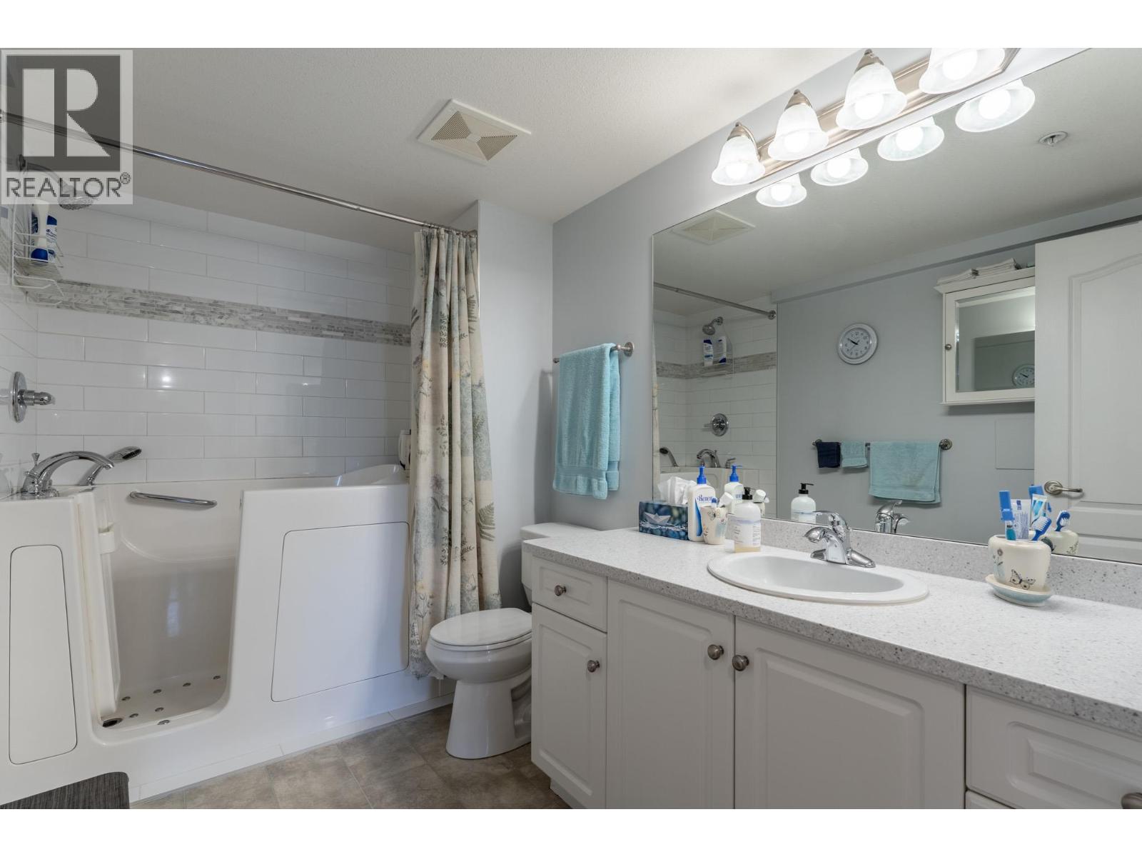 203 710 Rutland Road North, Kelowna