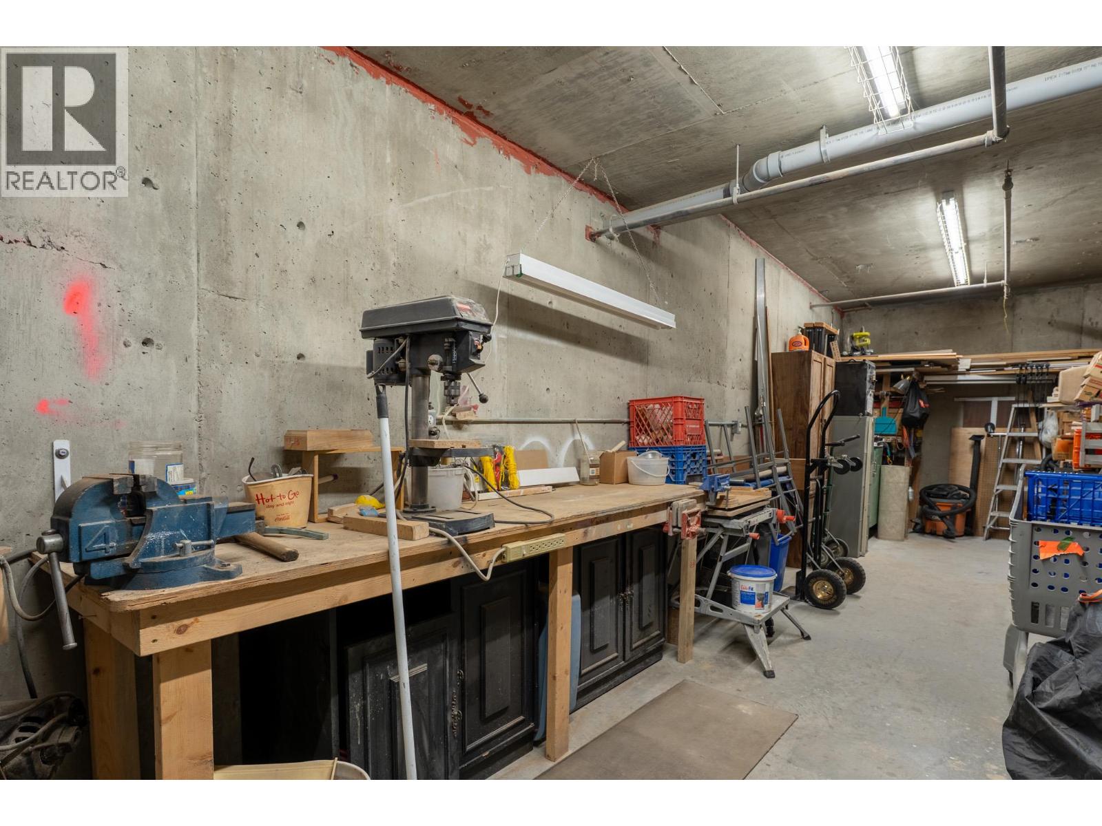 203 710 Rutland Road North, Kelowna
