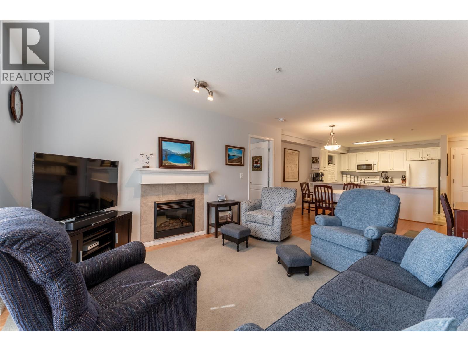 203 710 Rutland Road North, Kelowna