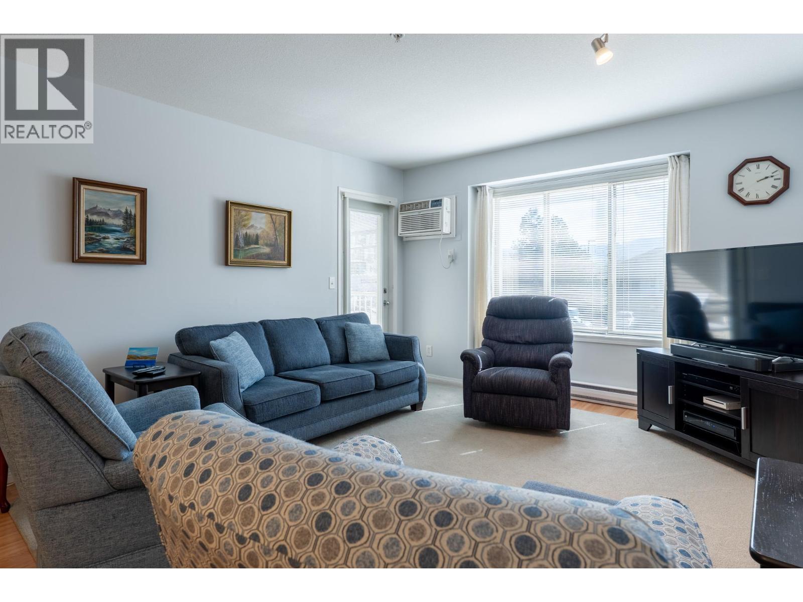 203 710 Rutland Road North, Kelowna