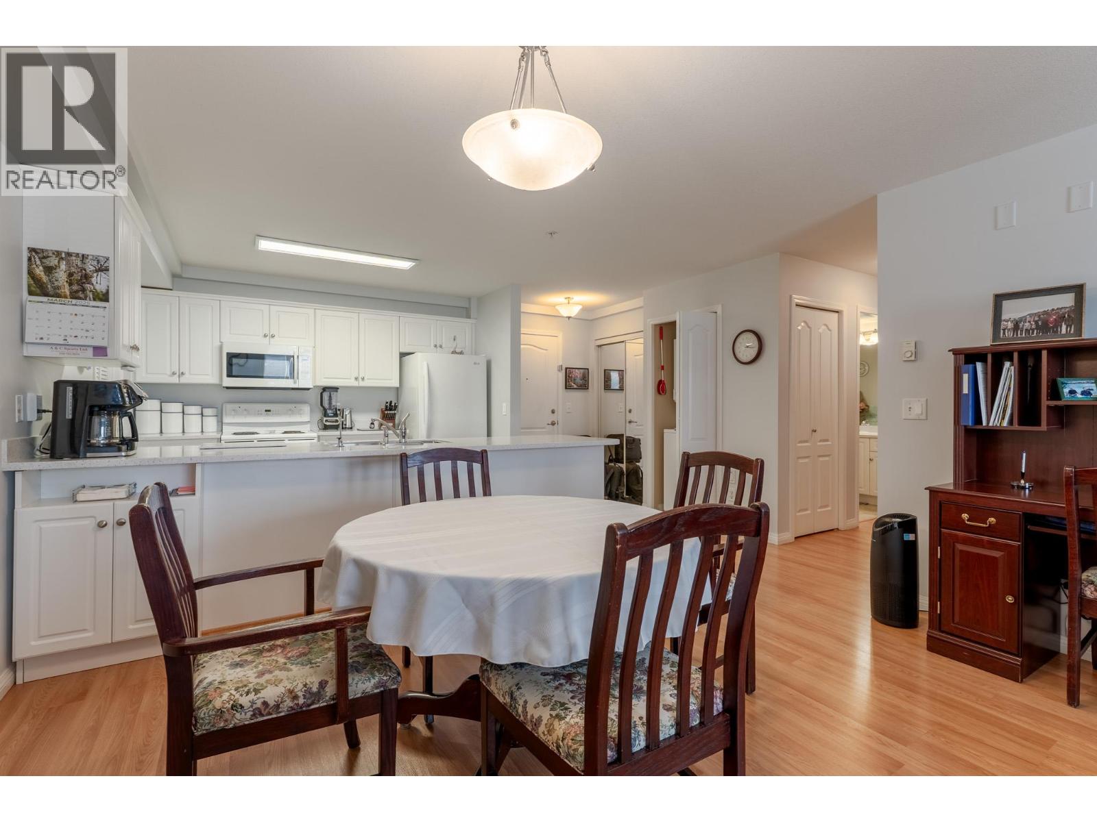 203 710 Rutland Road North, Kelowna