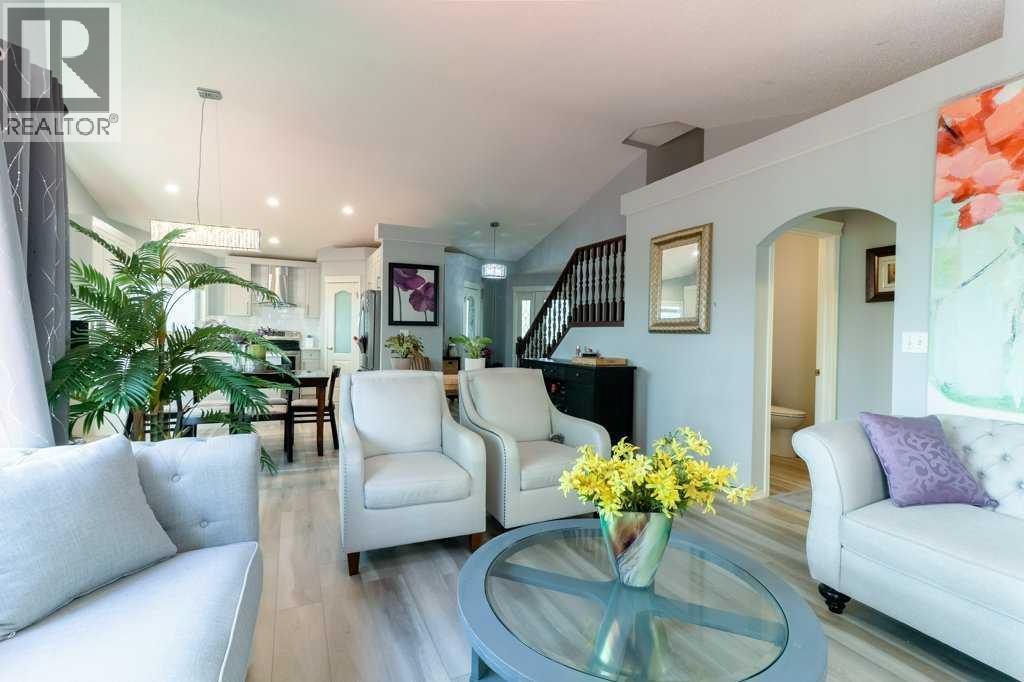 Photo 13 of 138 Hampstead Circle Nw, Calgary AB