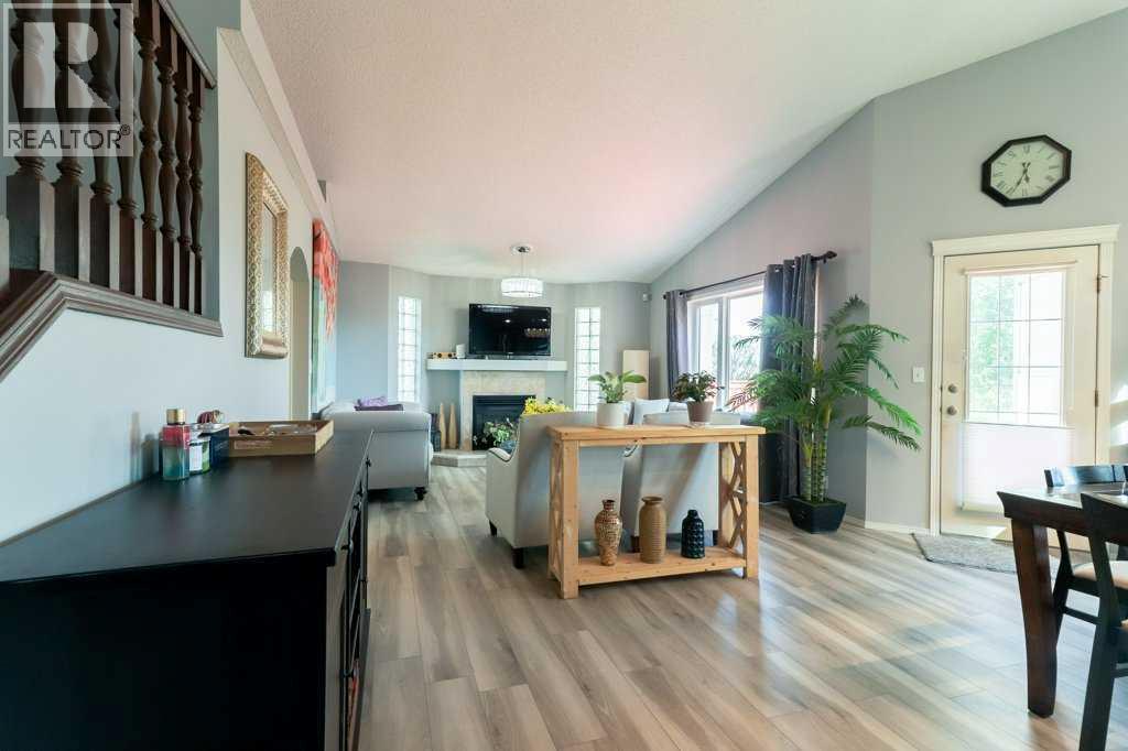 Photo 5 of 138 Hampstead Circle Nw, Calgary AB