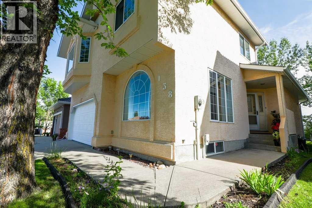 Photo 3 of 138 Hampstead Circle Nw, Calgary AB