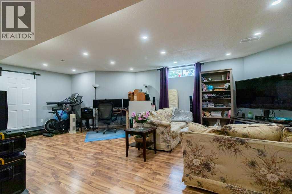 Photo 28 of 138 Hampstead Circle Nw, Calgary AB