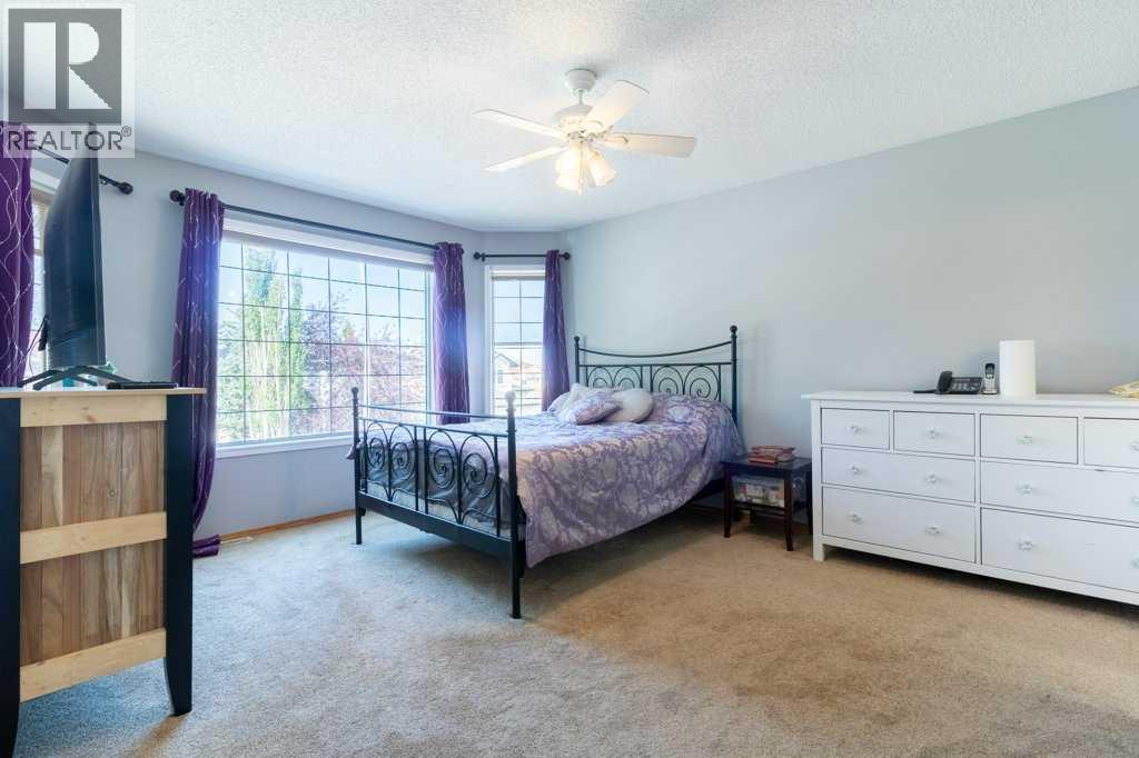 Photo 20 of 138 Hampstead Circle Nw, Calgary AB